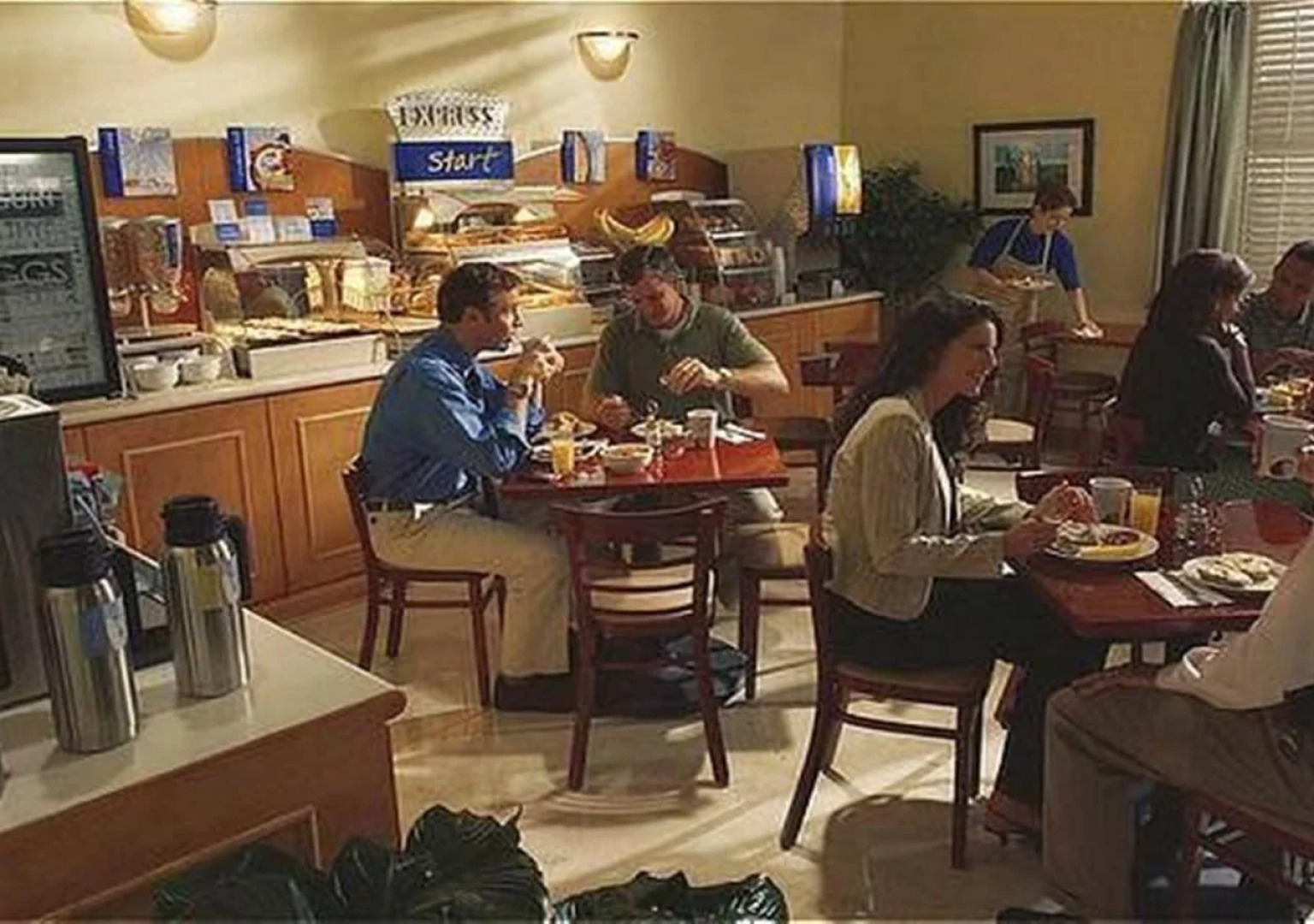 Holiday Inn Express and Suites Bakersfield Central by IHG