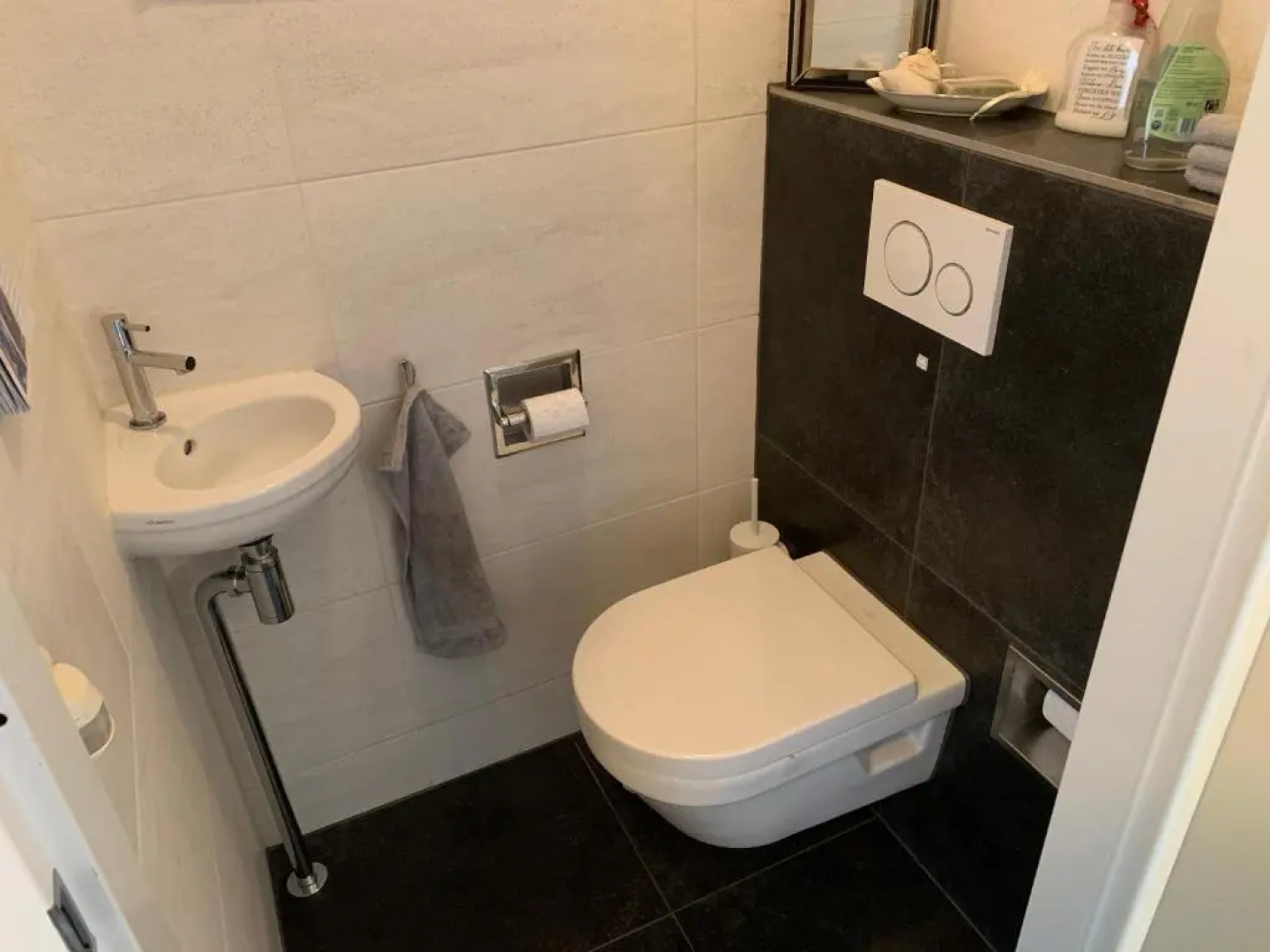 Gorinchem, spacious house, terrace at the water