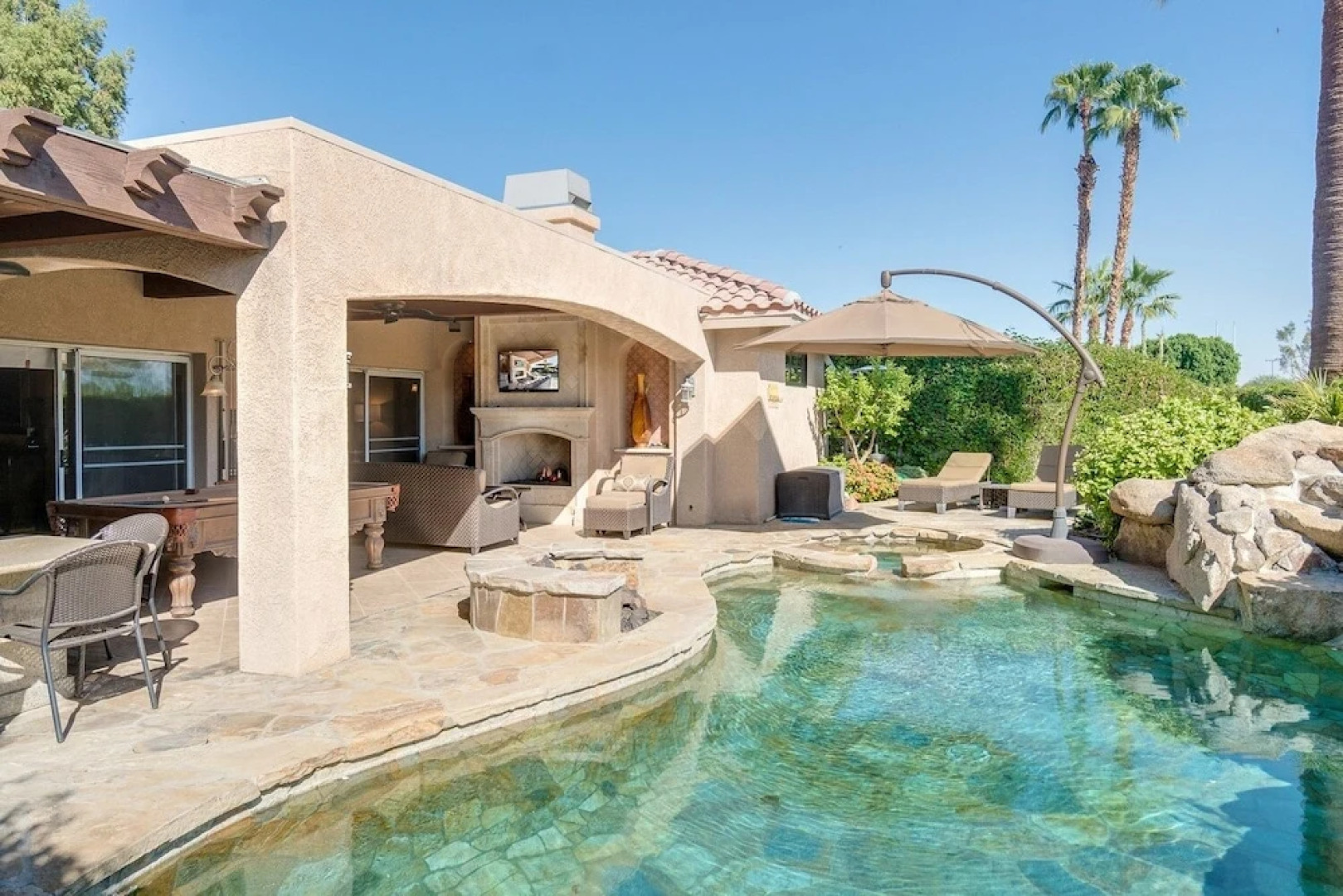 Indian Wells 3br/ 2ba Pool,jacuzzi/ Bbq 3 Bedroom Home