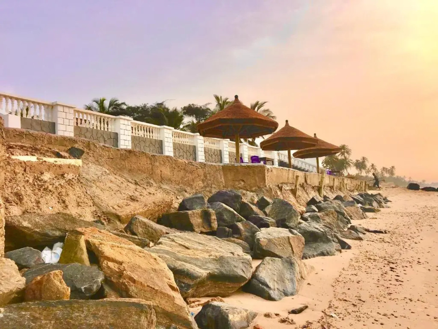 Coconut Pointe Villa & Beach Resort