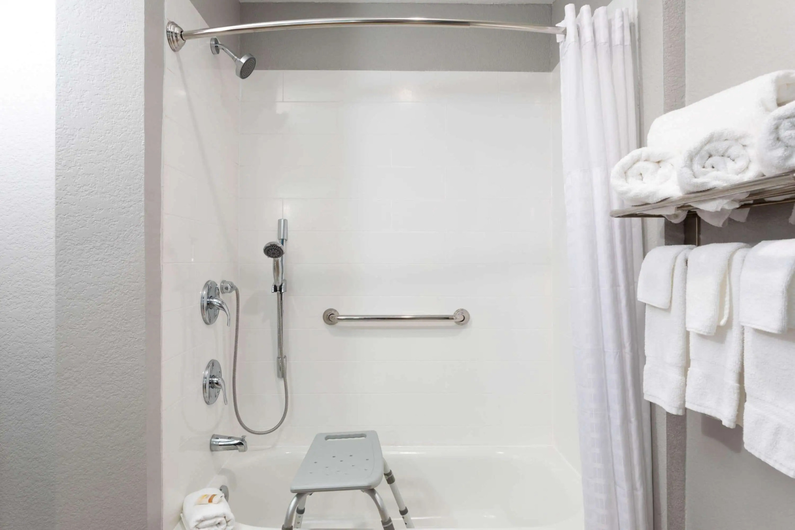 La Quinta Inn & Suites by Wyndham Tampa Central