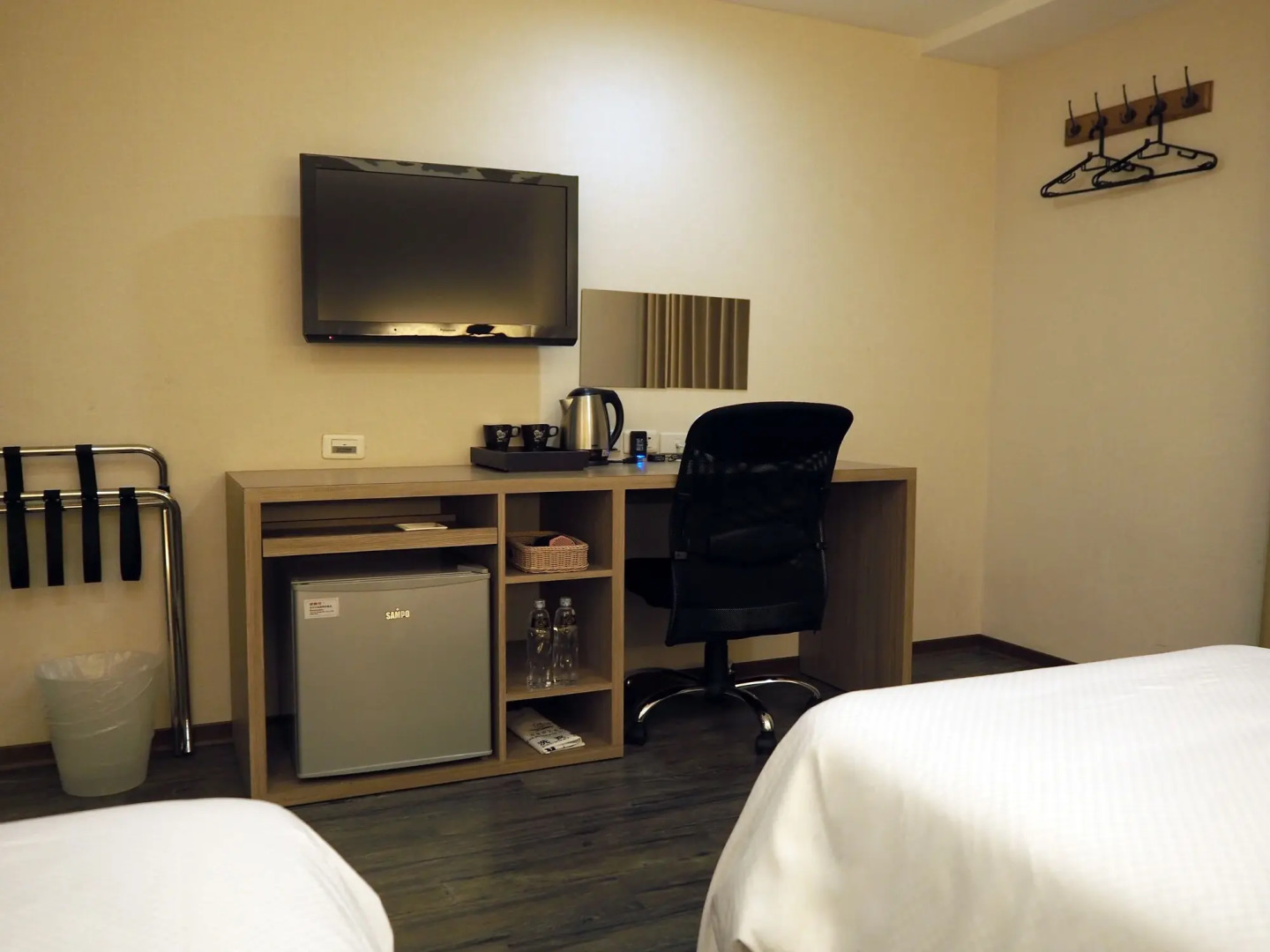 The Riverside Hotel International