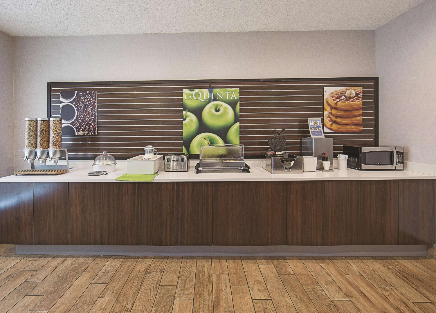 La Quinta Inn & Suites by Wyndham Central Point - Medford