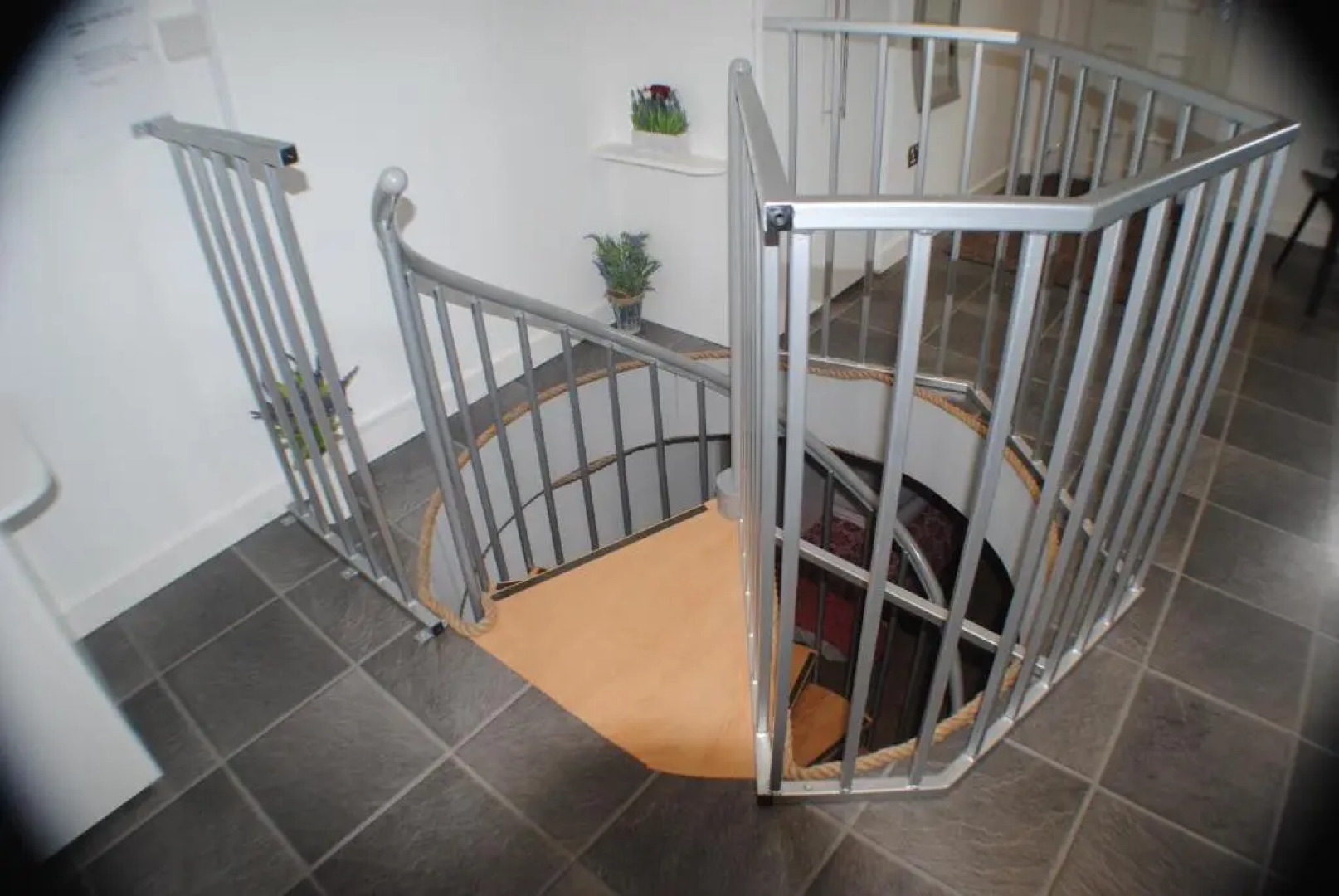 UPSIDE DOWN HOUSE At Fairview Farm in NOTTINGHAM set in 88 acres
