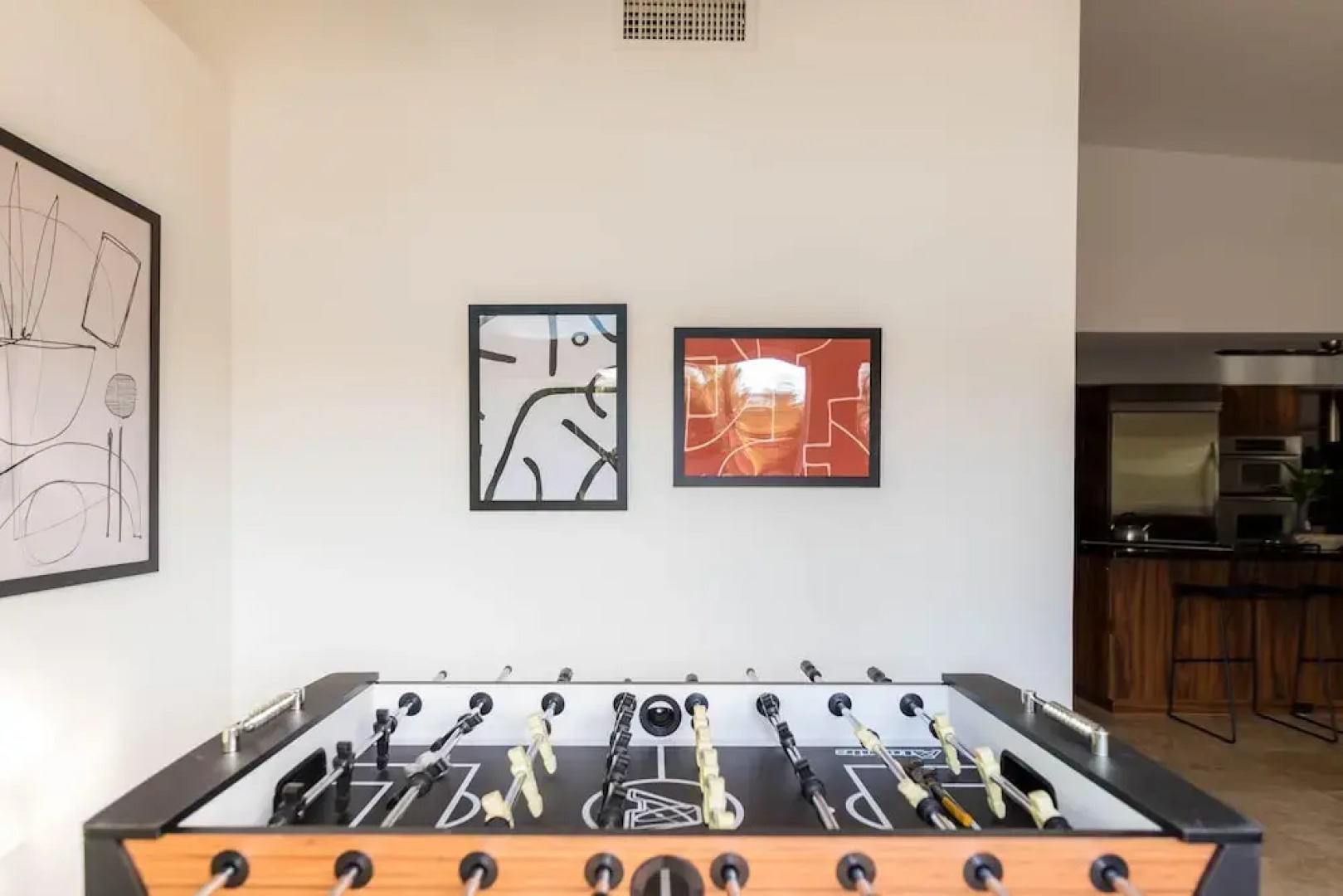 Caspian - Spacious Desert Oasis w Pool, Table Tennis, & Fire Pit