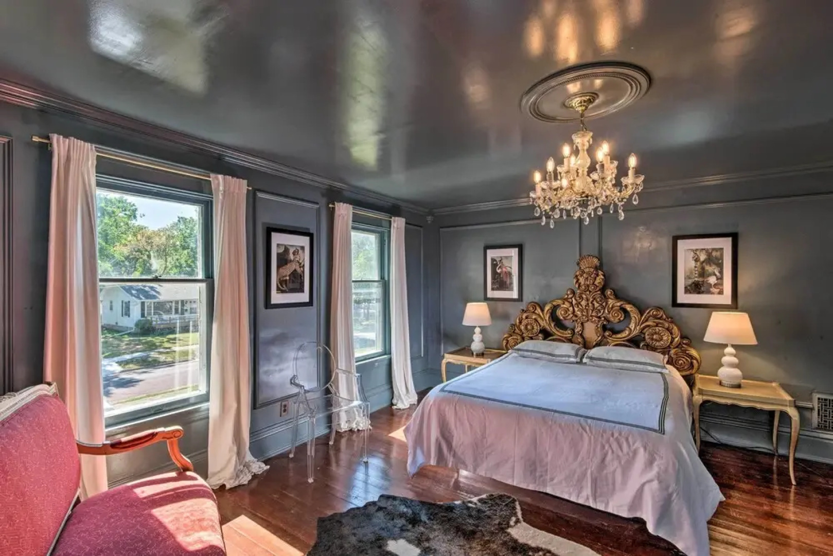 Dtwn Stunning Spirit Lake Escape - Walk to Shore!