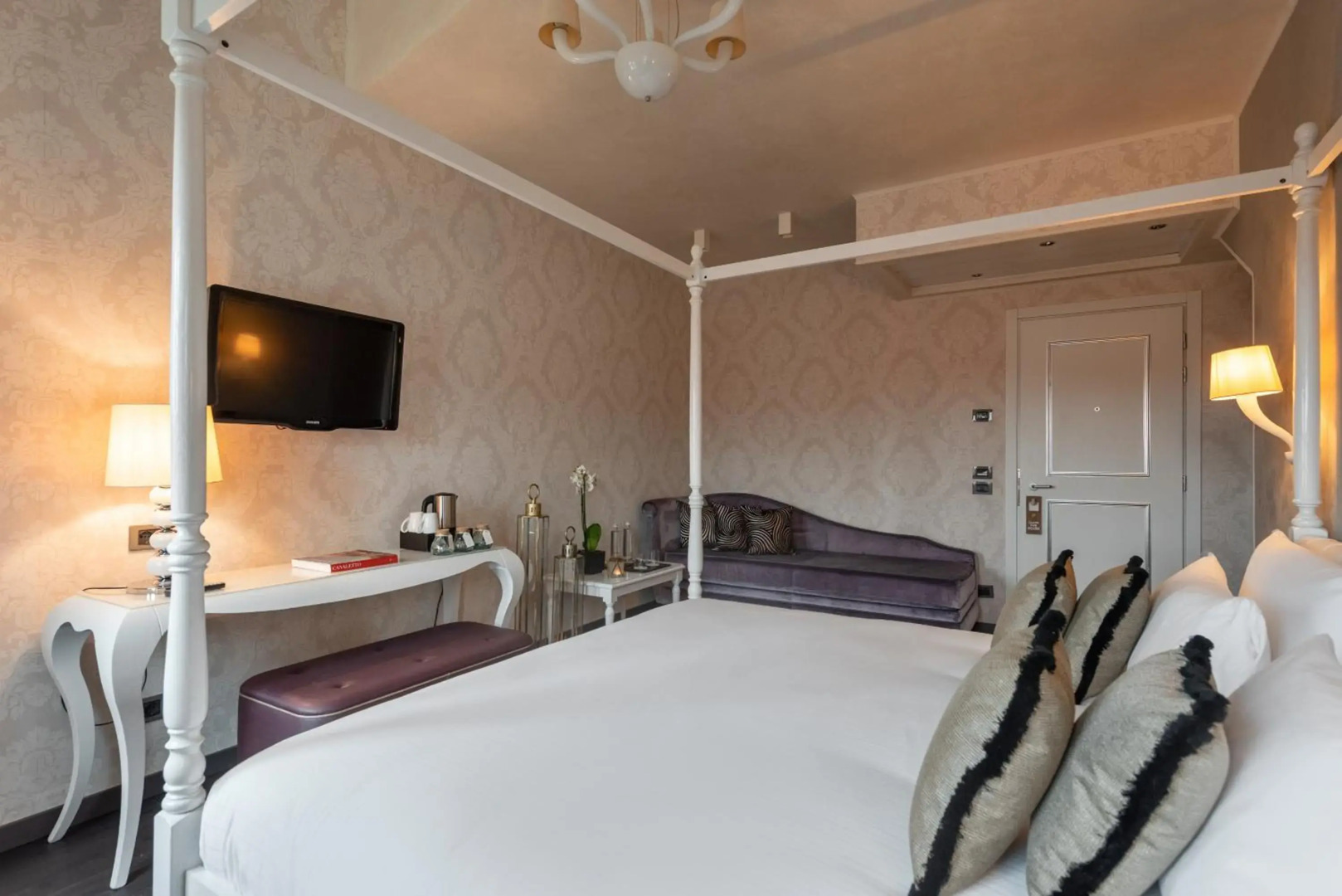 Carnival Palace Hotel