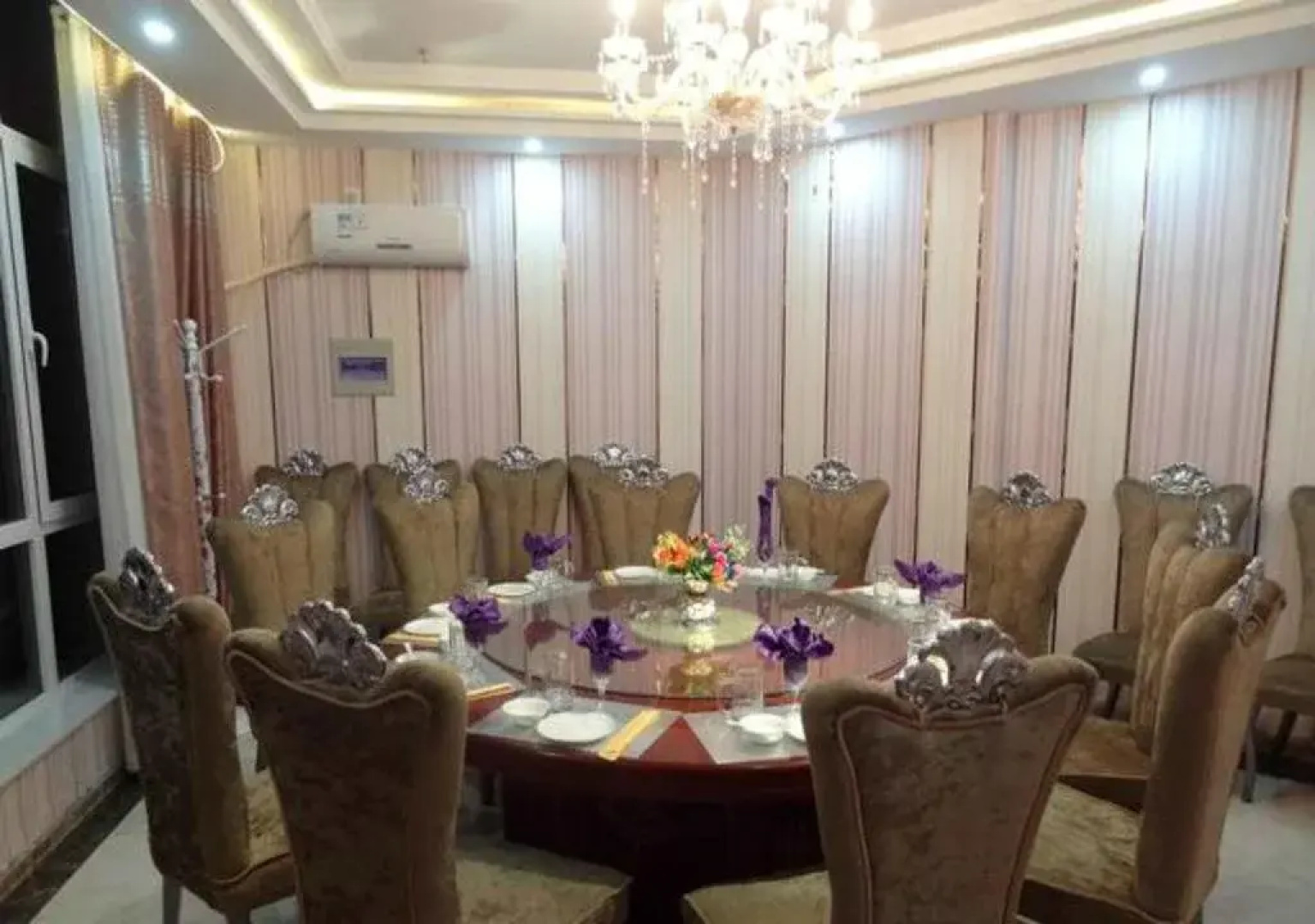 Zhang Ye Long Sheng Holiday Hotel