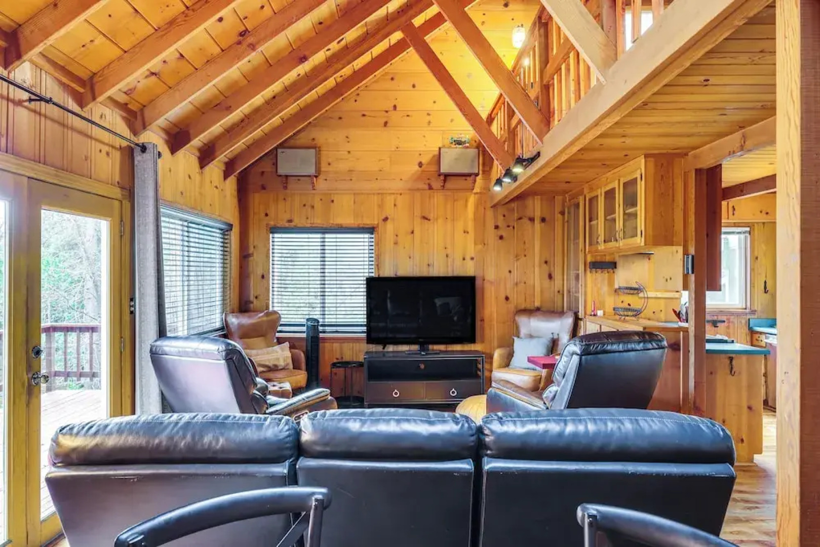 Cozy Mi-wuk Village Cabin: 18 Mi to Dodge Ridge!