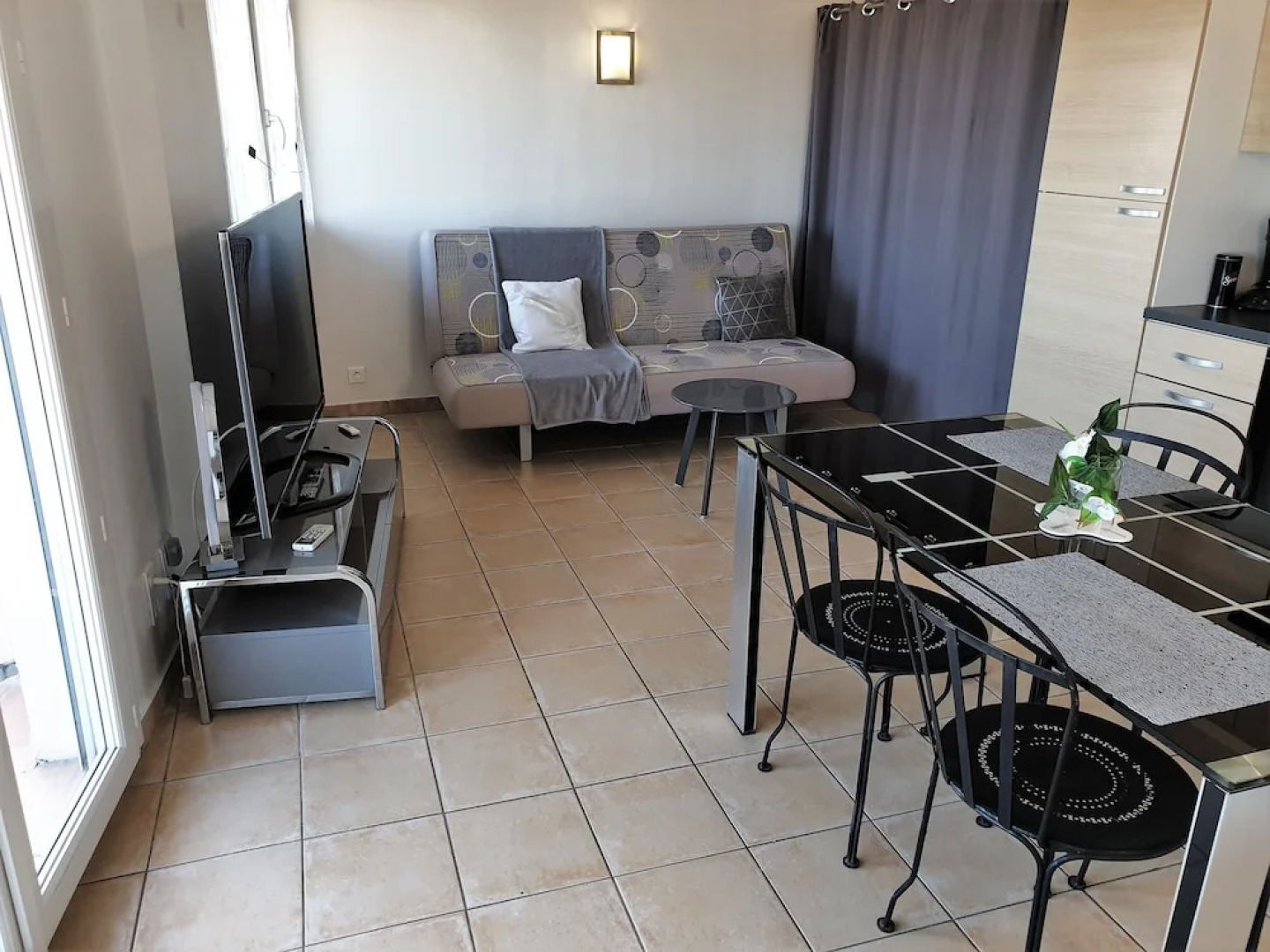 Beau 2 pièces - vue panoramique sur mer