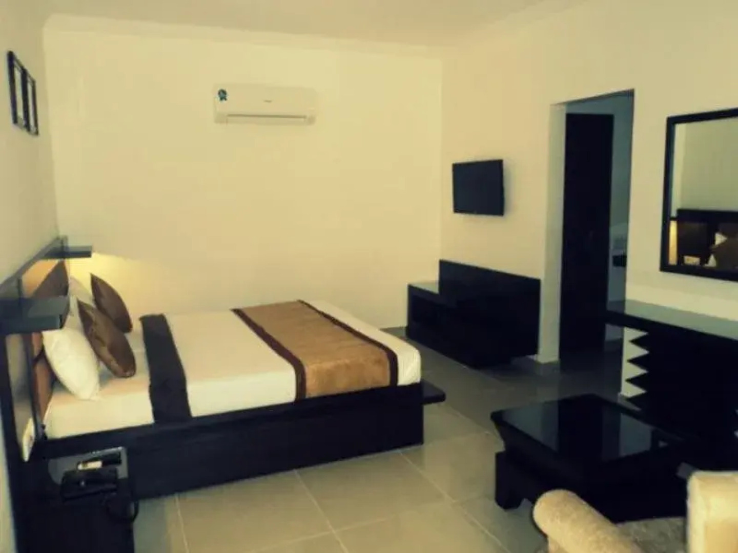 Corbett International Spa & Health Resort