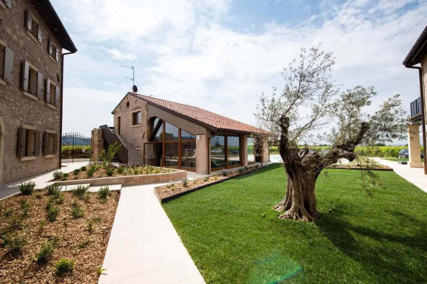 Magari Estates Hotel