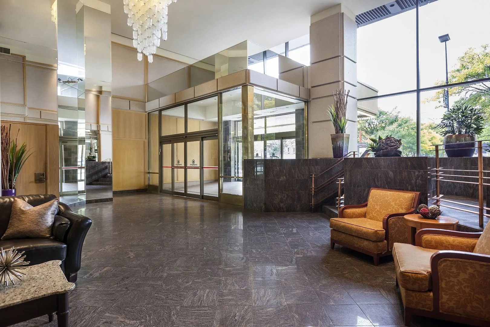 Hotel Place Dupuis Montréal Downtown - An Ascend Hotel Collection