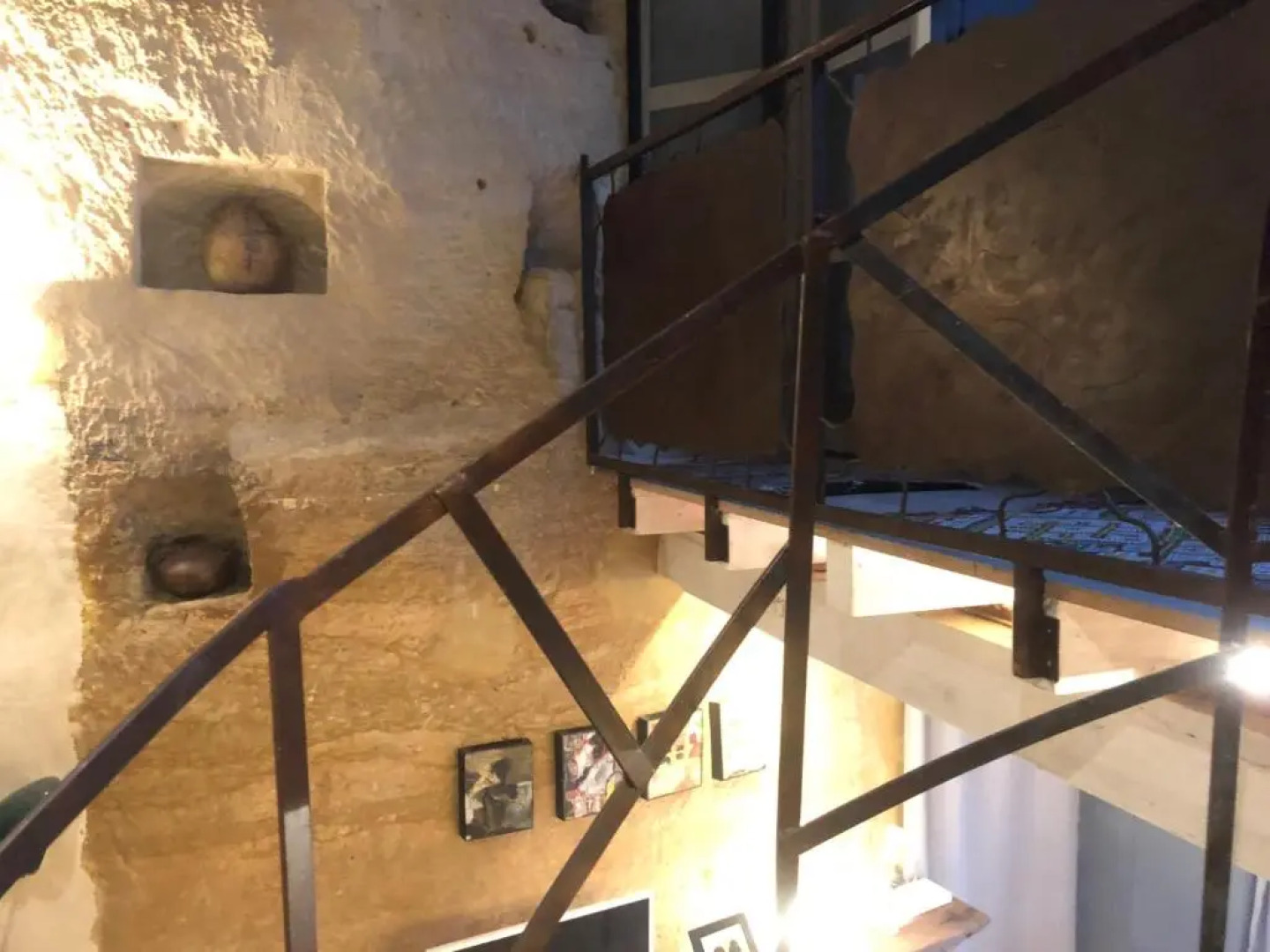 Troglodyte Loft 2