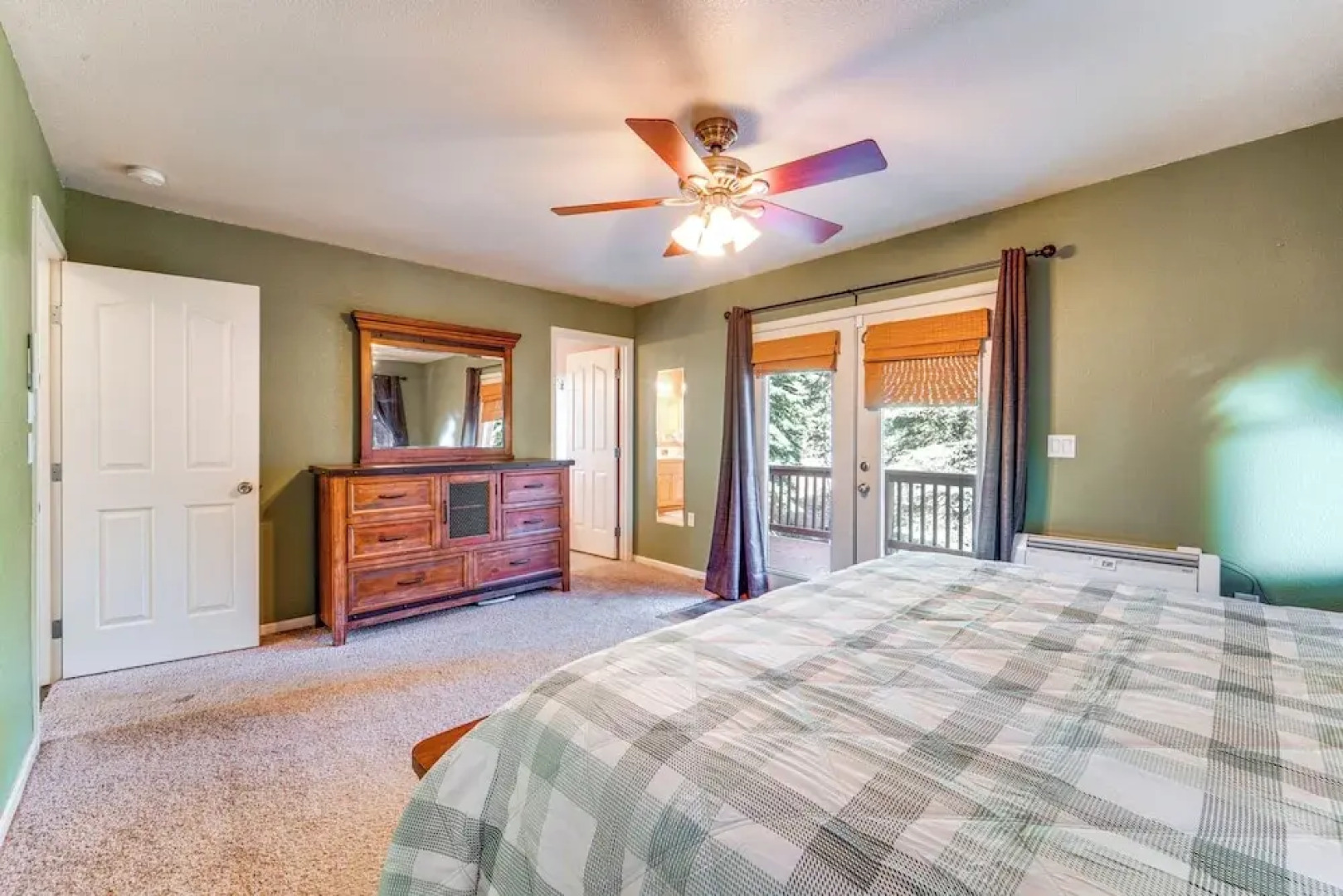 Snowshoe & Sled On-site! Soda Springs Cabin