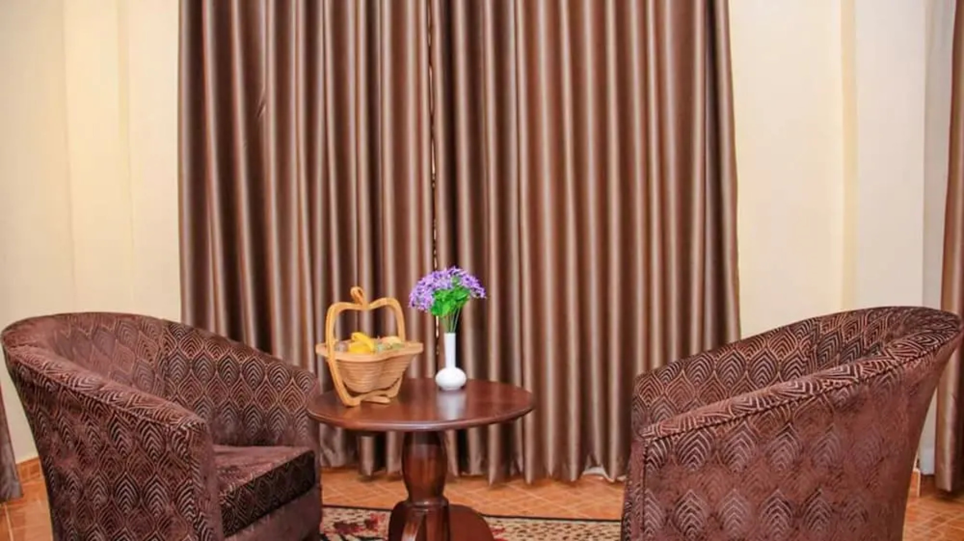 Mountain Breeze Hotel