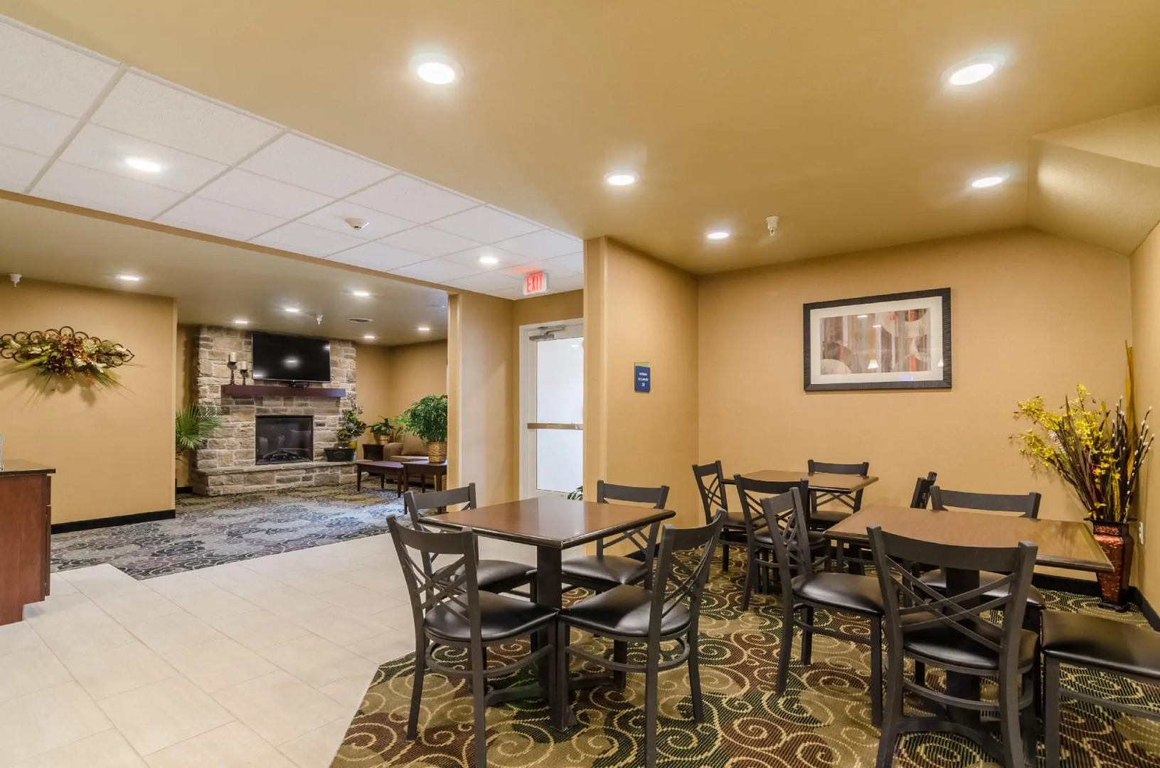 Cobblestone Inn & Suites - Oberlin