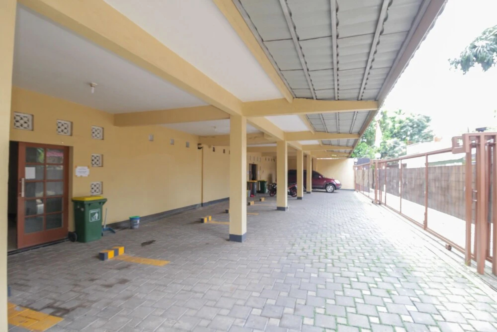 Airy Eco Bintaro BTC Tangerang Selatan