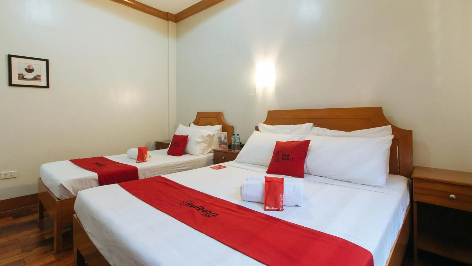 RedDoorz Premium @ Nick Hotel Gerona Tarlac