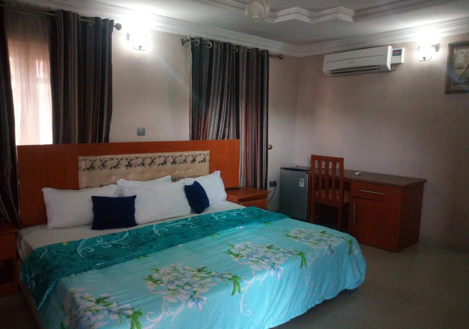 Bayse One Place Jericho