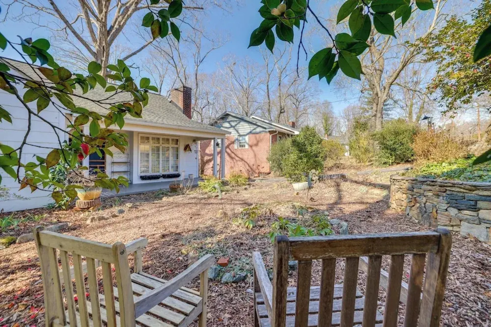 Walk to Downtown: Pet-friendly Cottage in Tyron