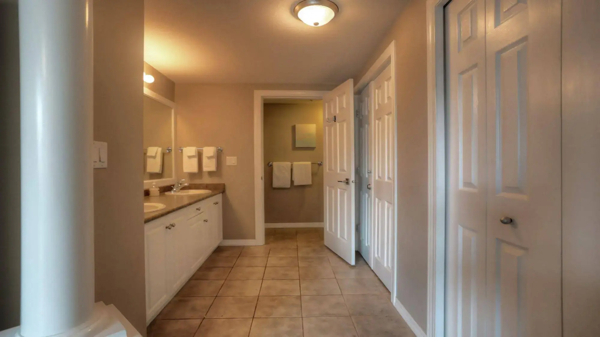 Discovery Bay by KelownaGo