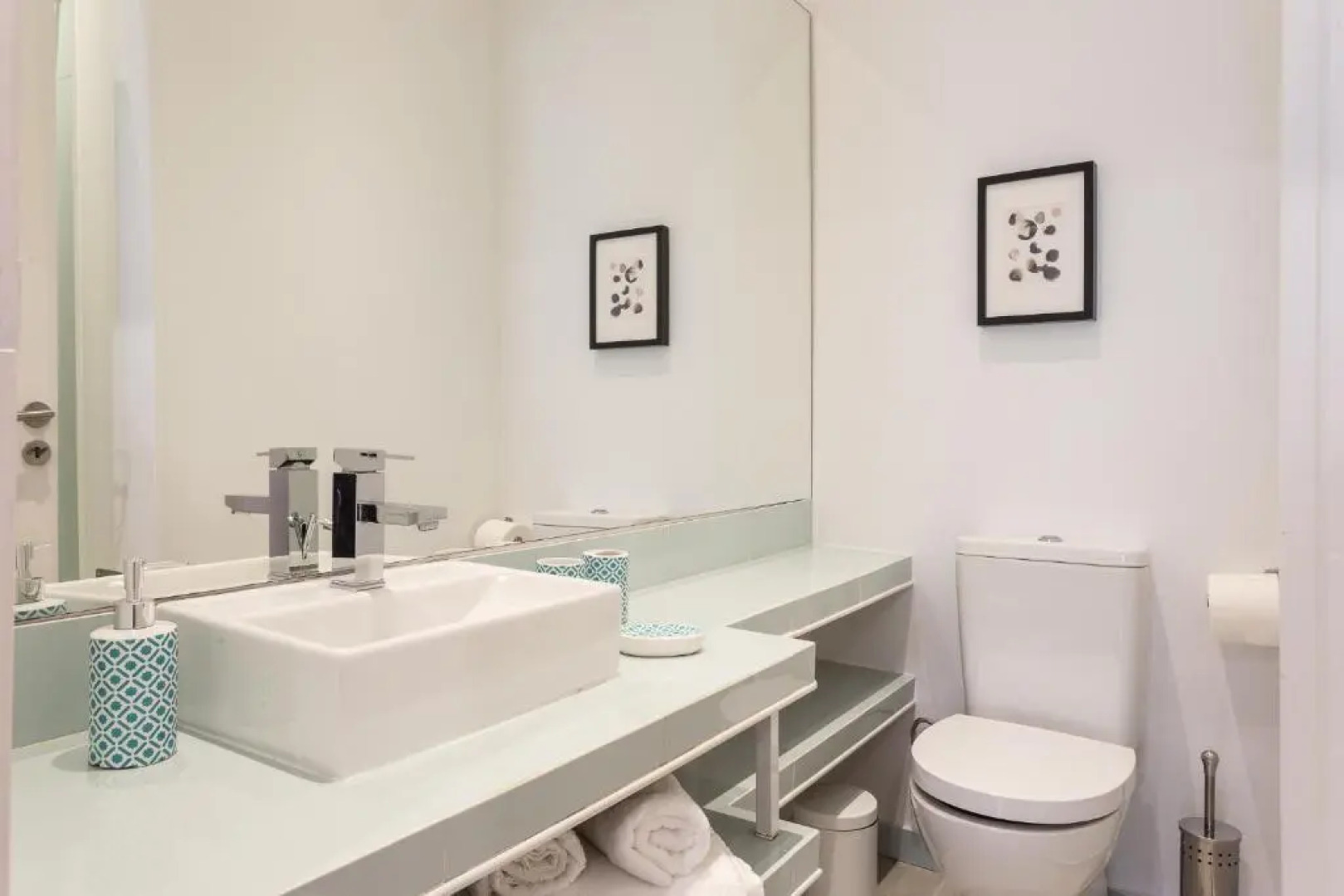 Three bedroom apartment in historical centre -Bairro Alto