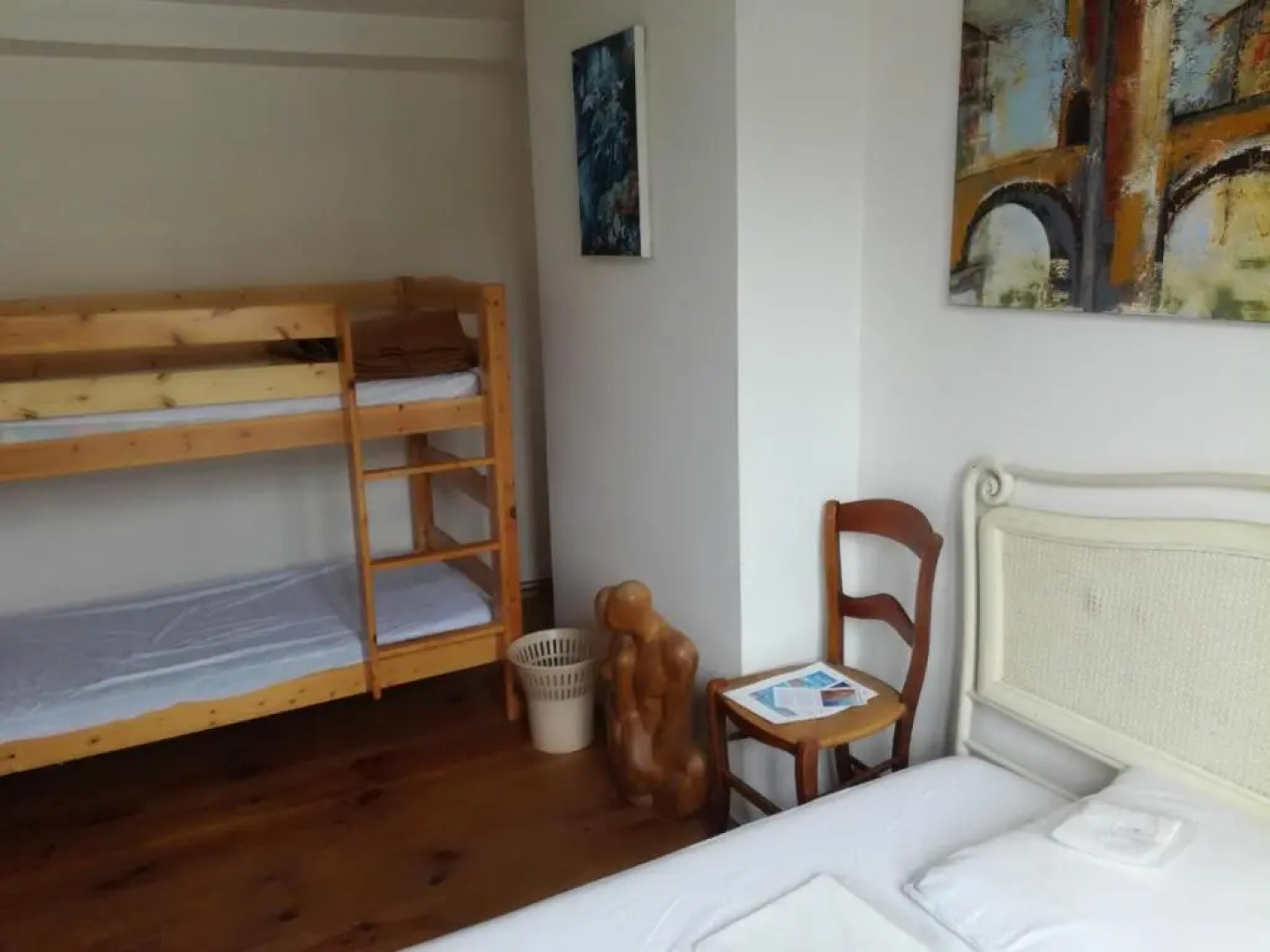 Galerie d'art d'une ancienne mairie de 1783