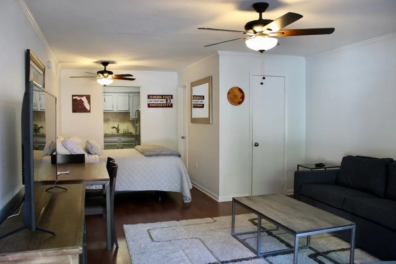 Excellent Location! On Campus Studio Sleeps 4