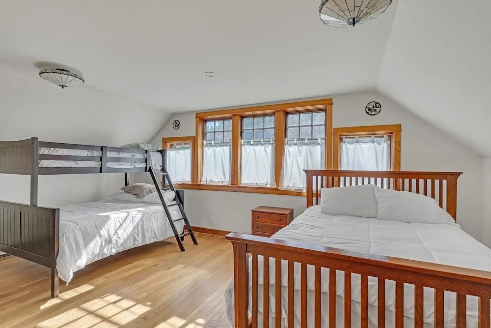 Charming Country 4br Retreat With Riverfront Views 4 Bedroom Cabin