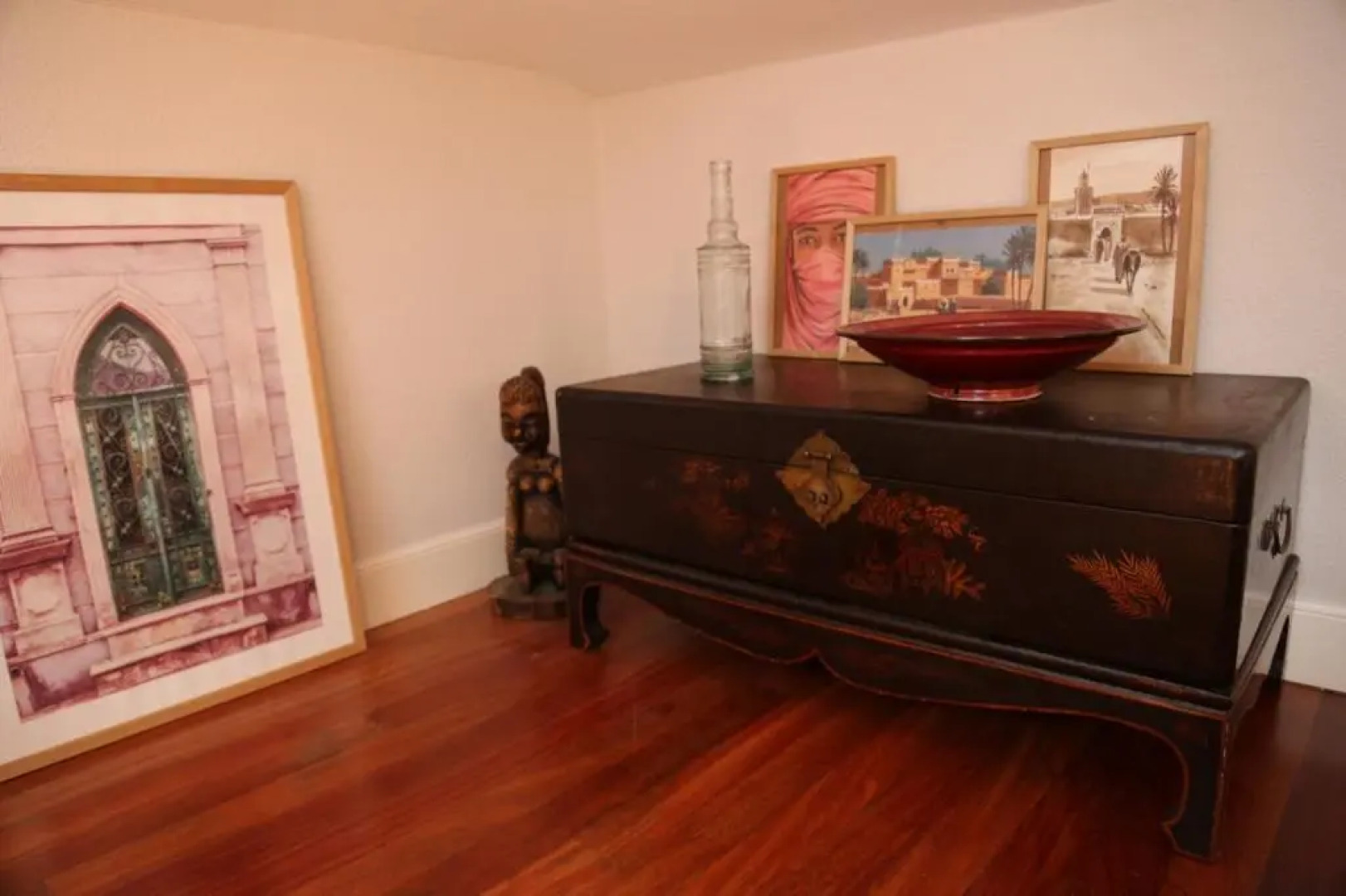 Habitación con baño, cerca de la playa