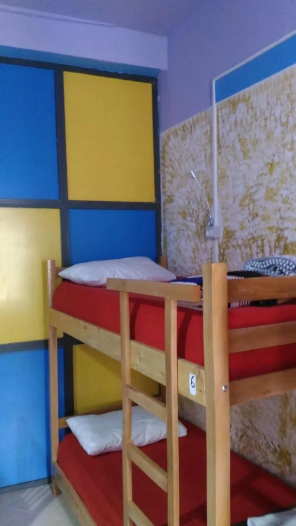Bulldog Hostel & Club