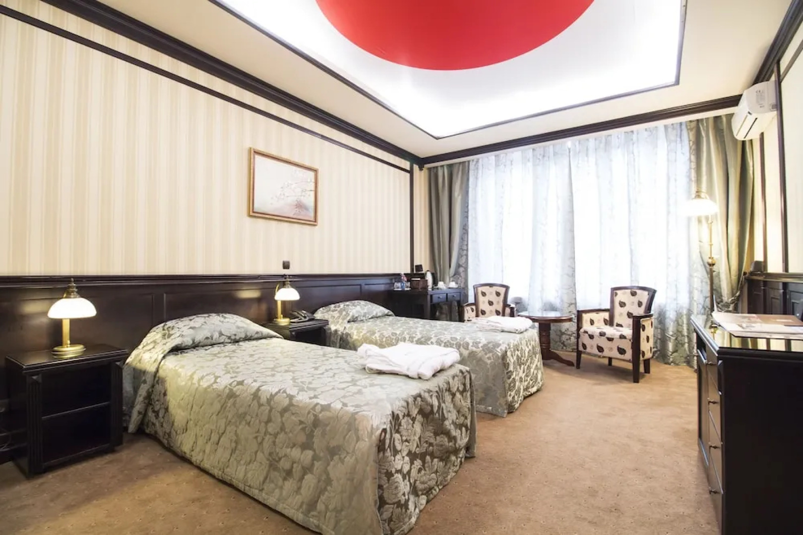 Атташе Отель