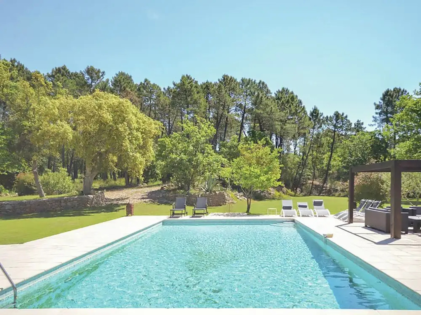 Top! Villa With Heated Jacuzzi, Private Pool, Large Lawn and Outdoor Kitchen