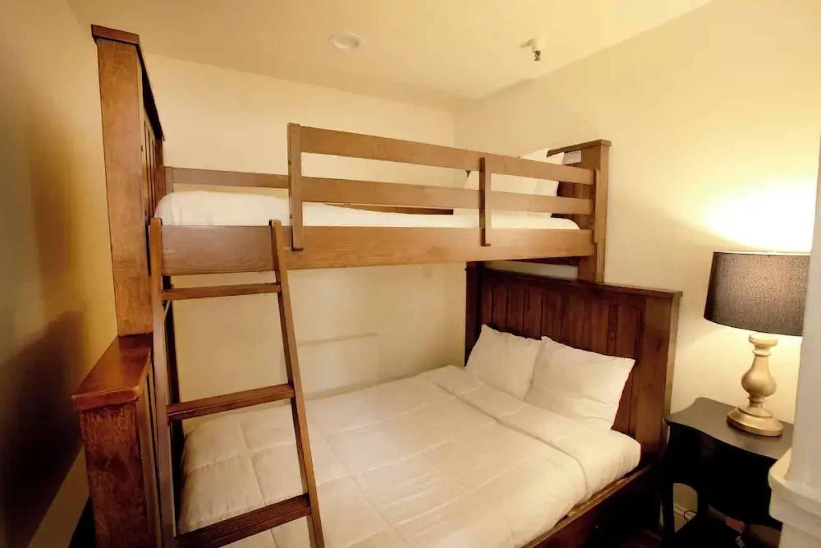 The Charles Pacific Grove - Artfully Designed Inclusive Inn