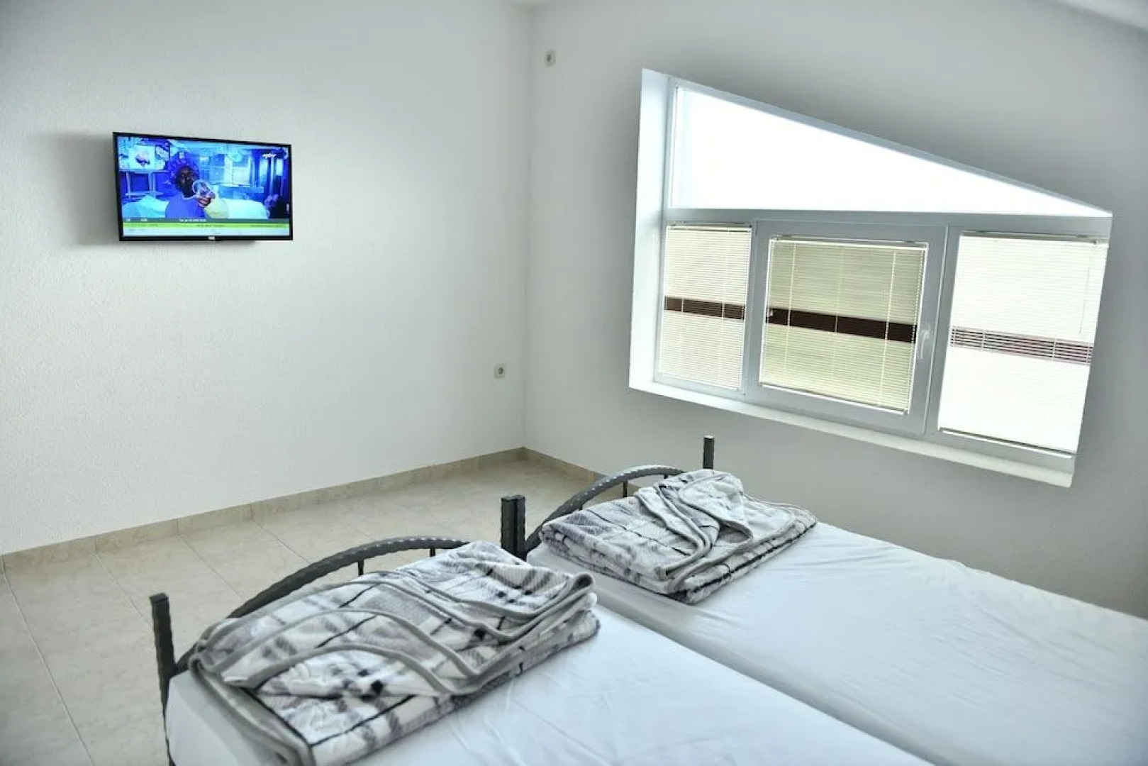 Hostel & Apartments Academy