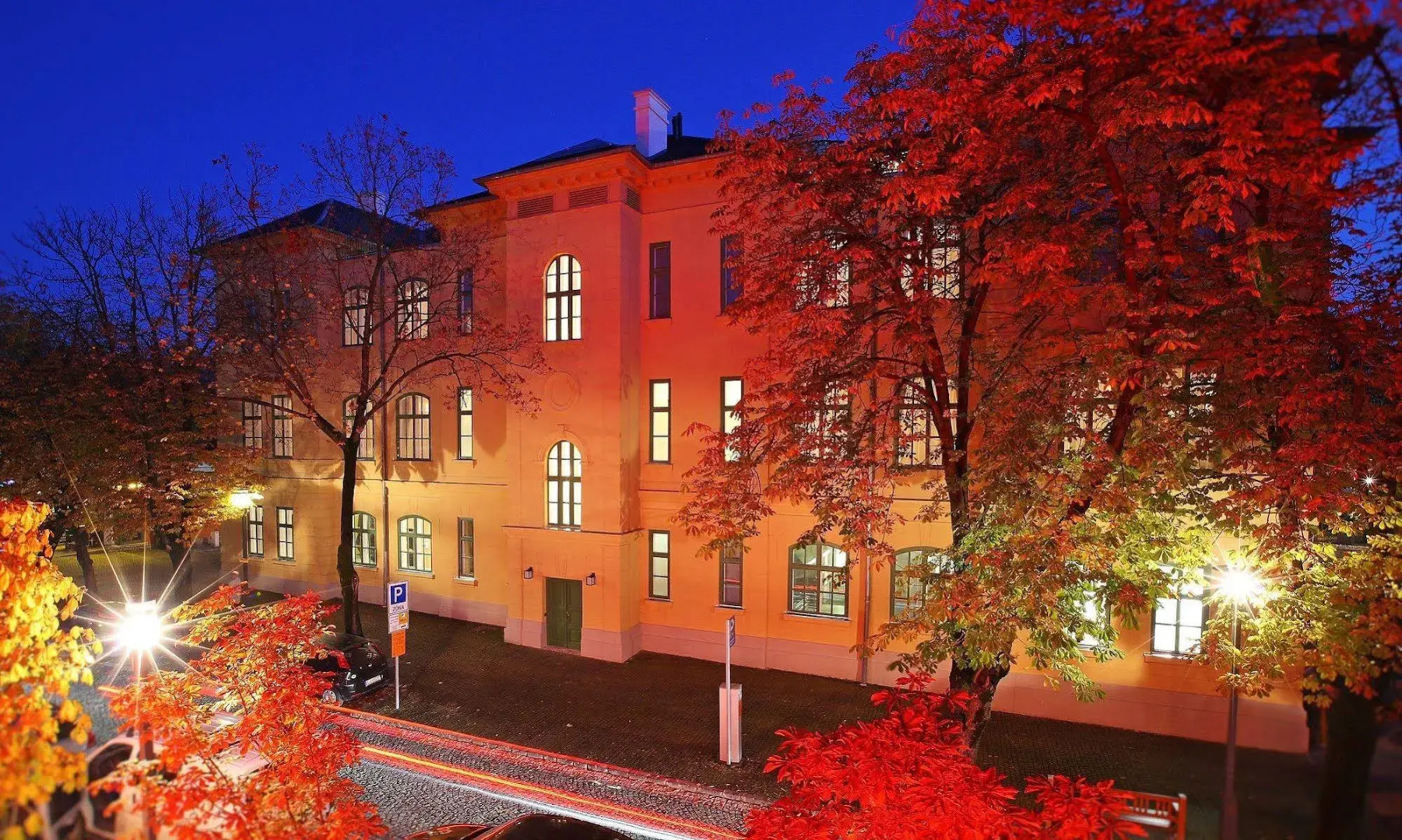 Ipoly Residence - Executive Hotel Suites