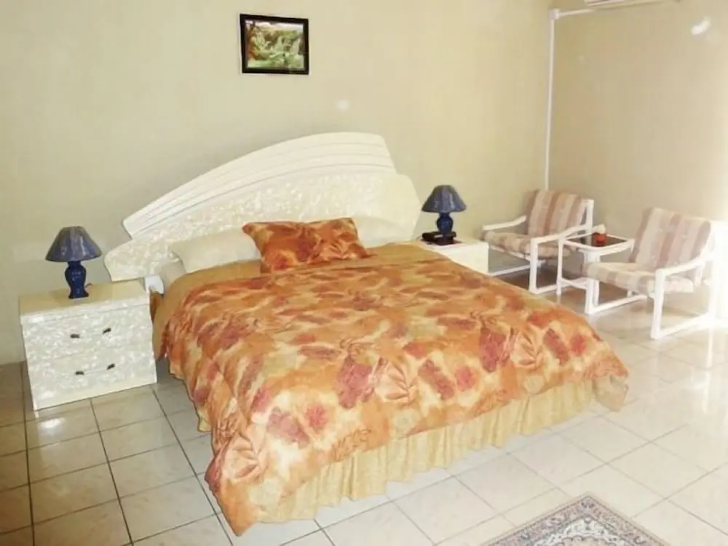 Island inn Apartments