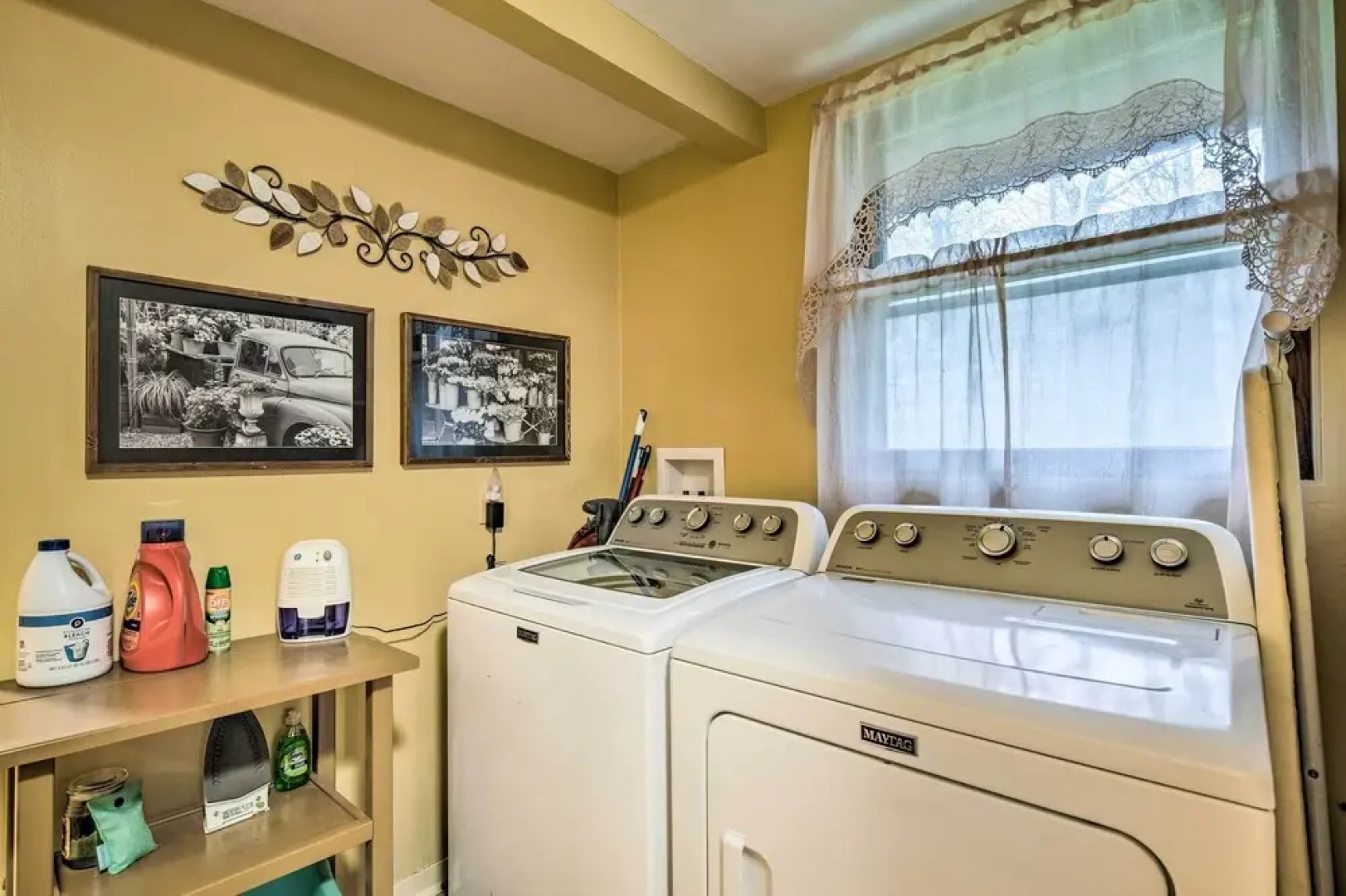 Horse Shoe Getaway - Porch, Grill & Fire Pit!