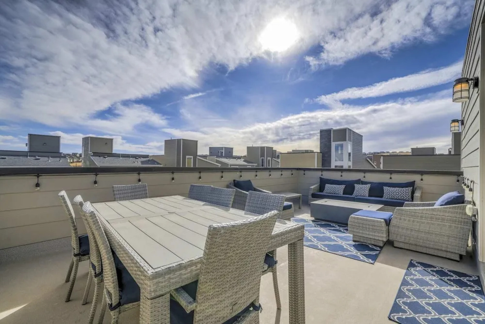 3BD Rooftop Lounge Restaurants & Parks