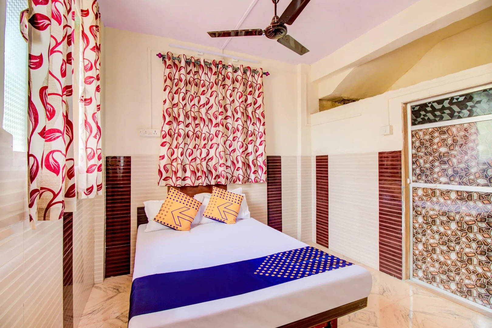 SPOT ON 62891 Viraj Lodging & Boarding