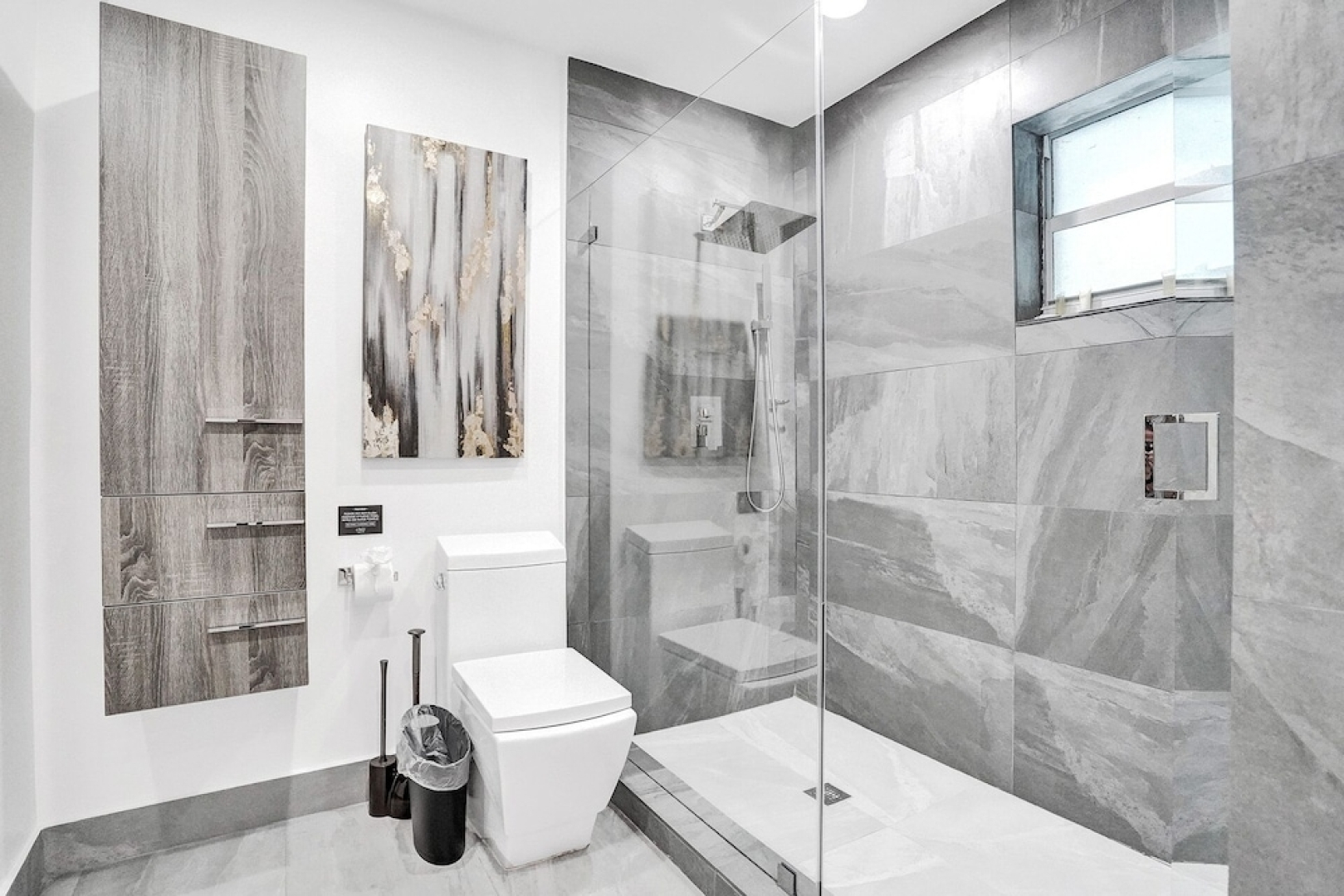 Modern 4BR with Basketball & Hot tub