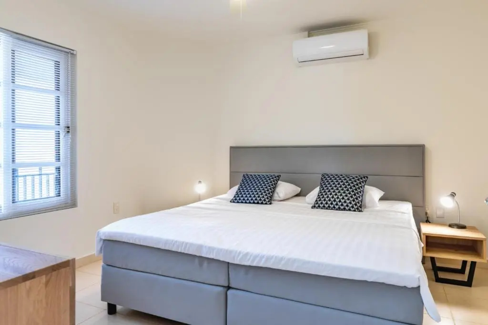 Bellevue Beach Apartments 5