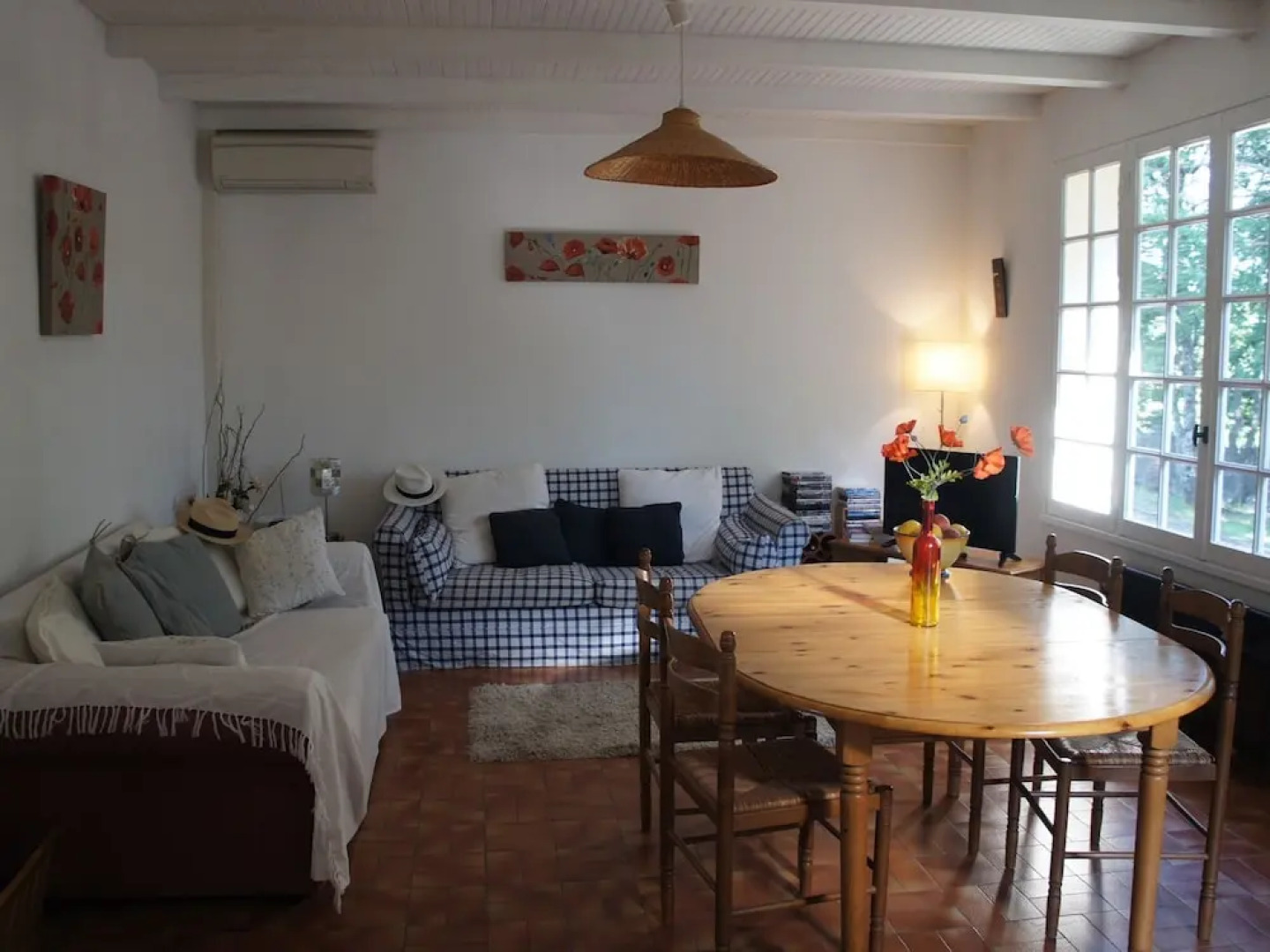 Charming Holiday Home in Régusse, Provence With Terrace