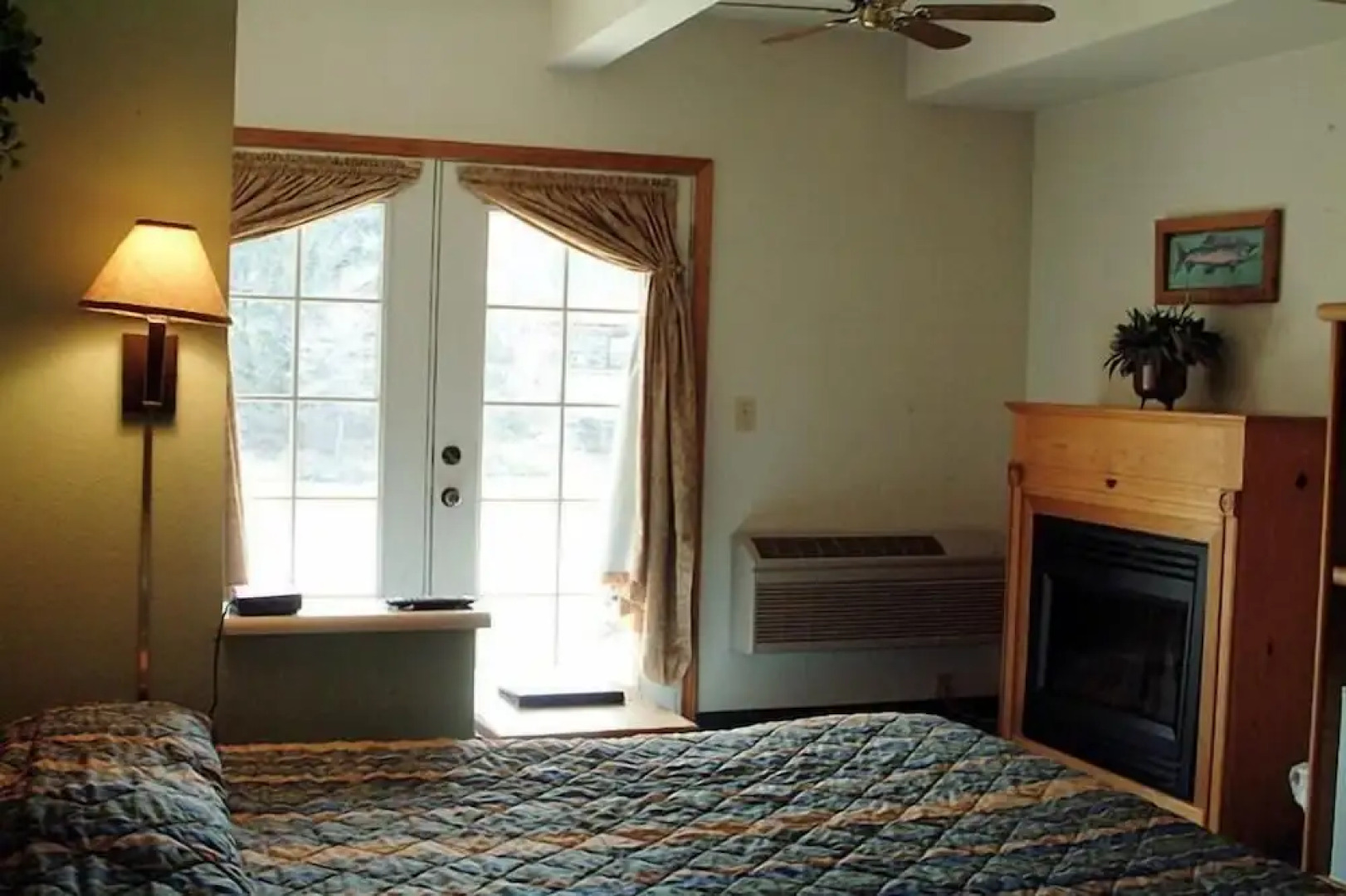 Edgewater Inn Shady Cove