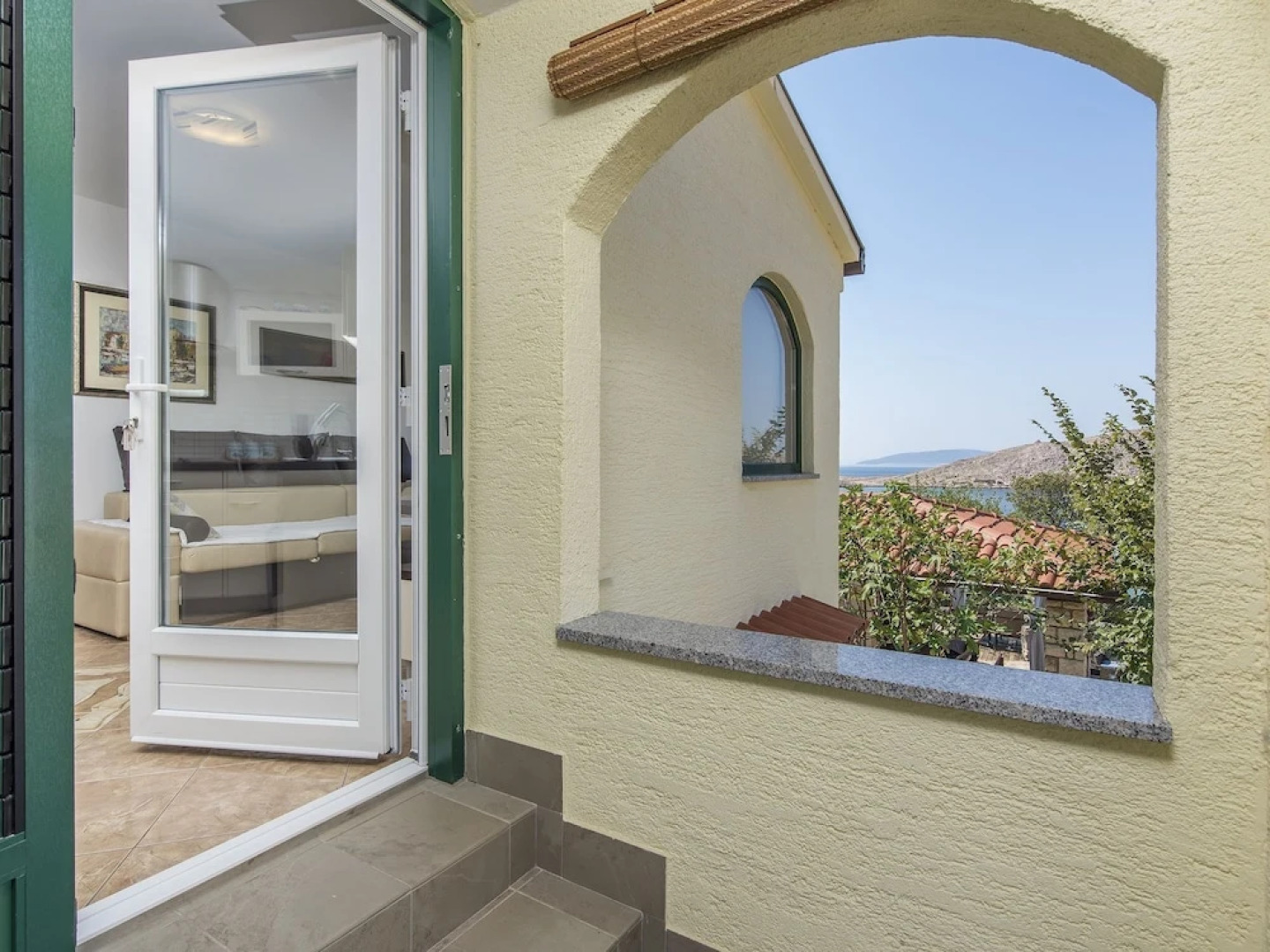 Nice Summer House With sea View, Jacuzzi, Private Garden