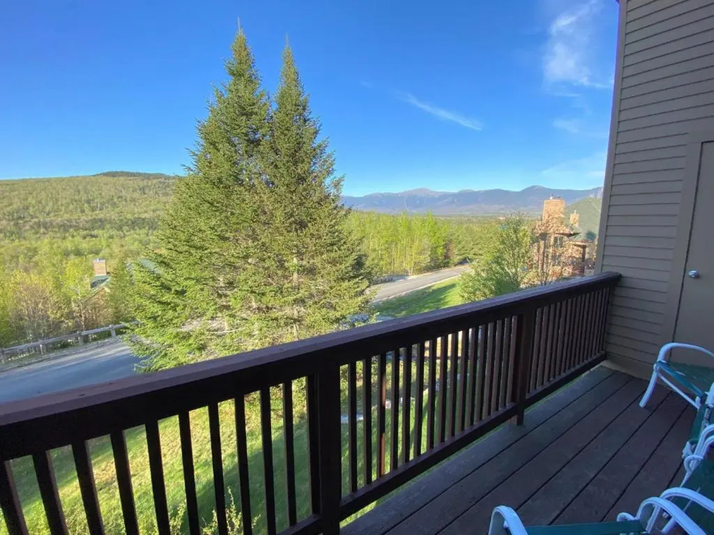 C1 Top Rated Ski In Ski Out Townhome Great views fireplaces fast wifi AC Short walk to slopes