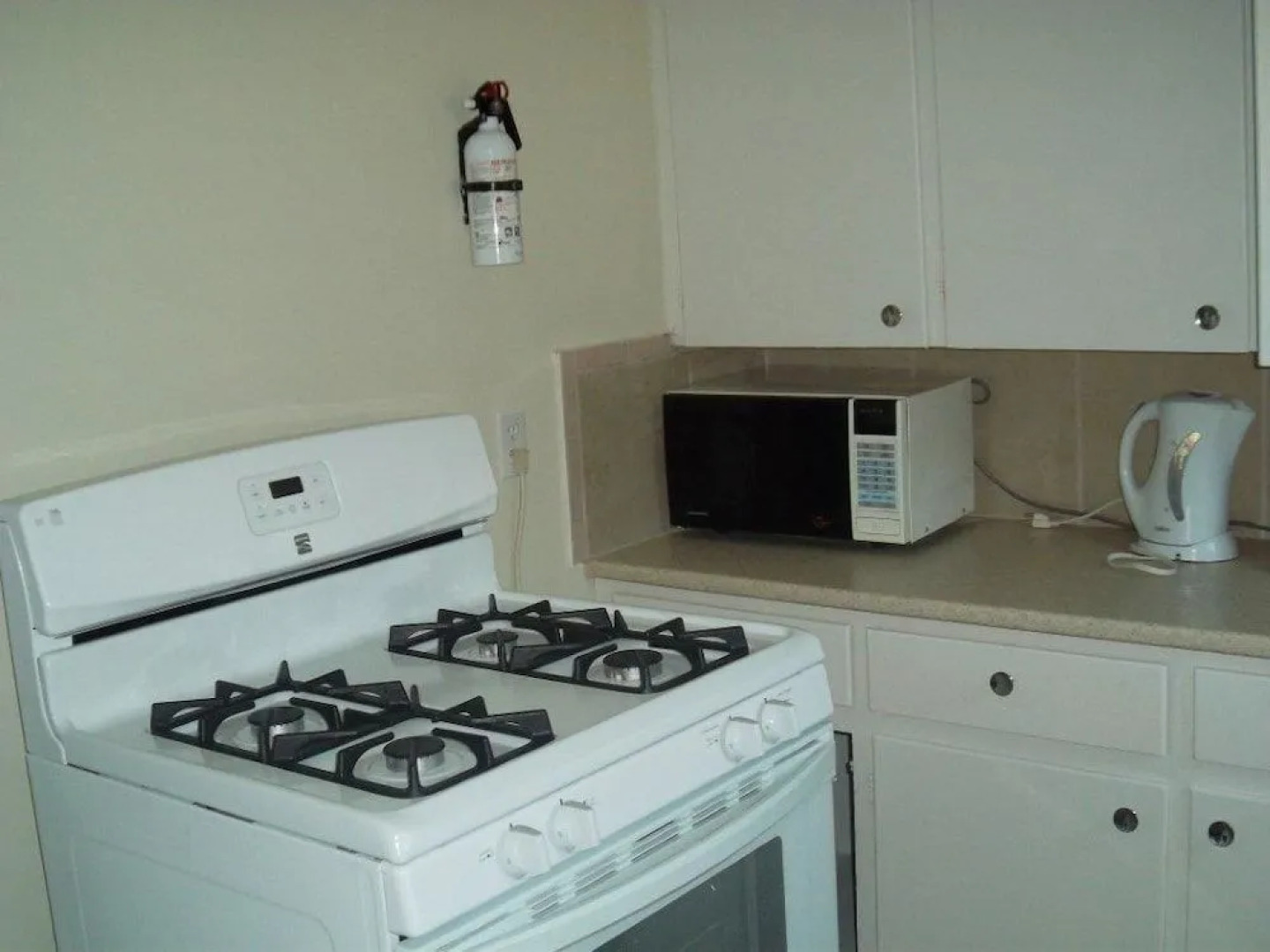 Anchor Motel and Suites