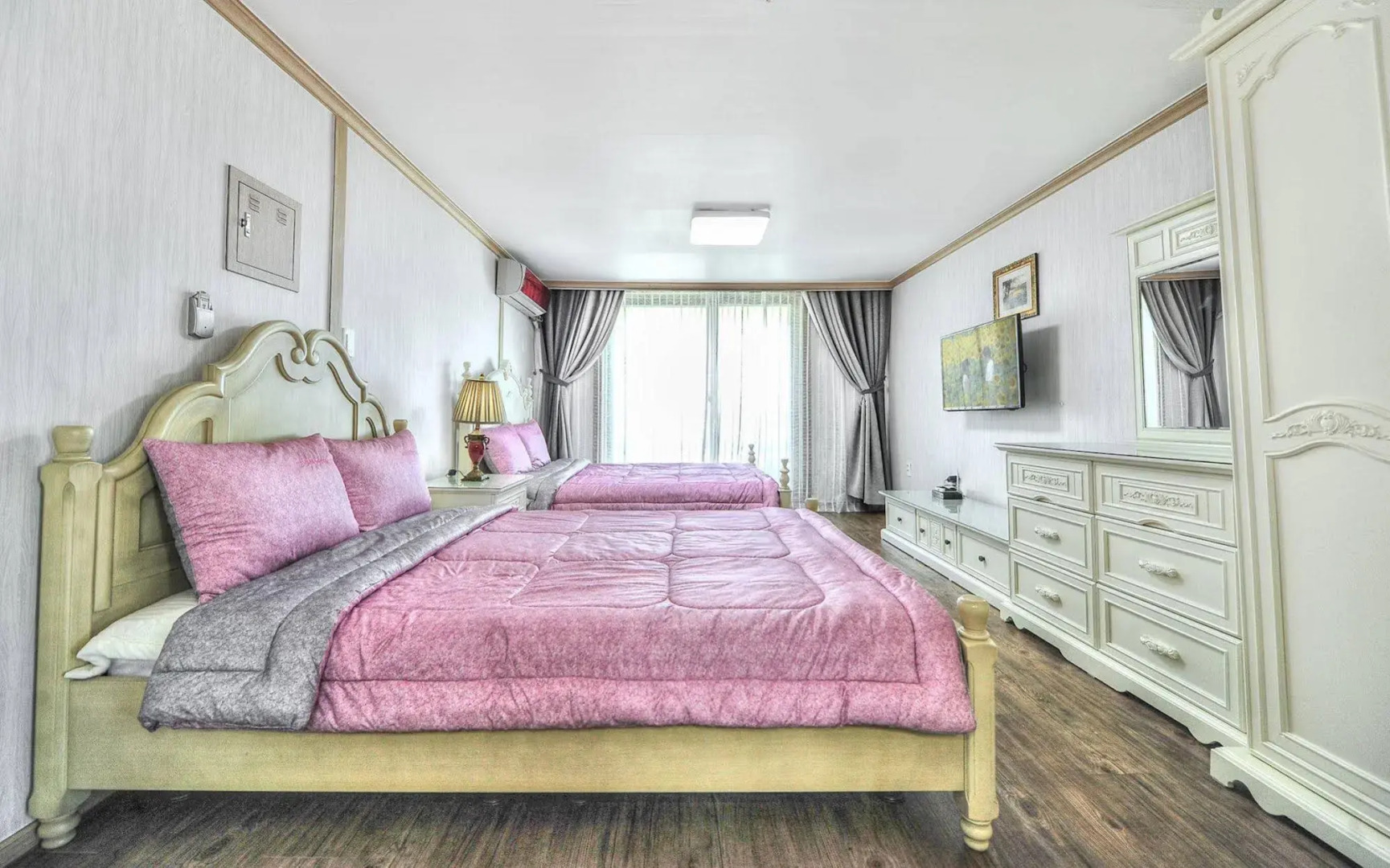 Sokcho Esher House Pension