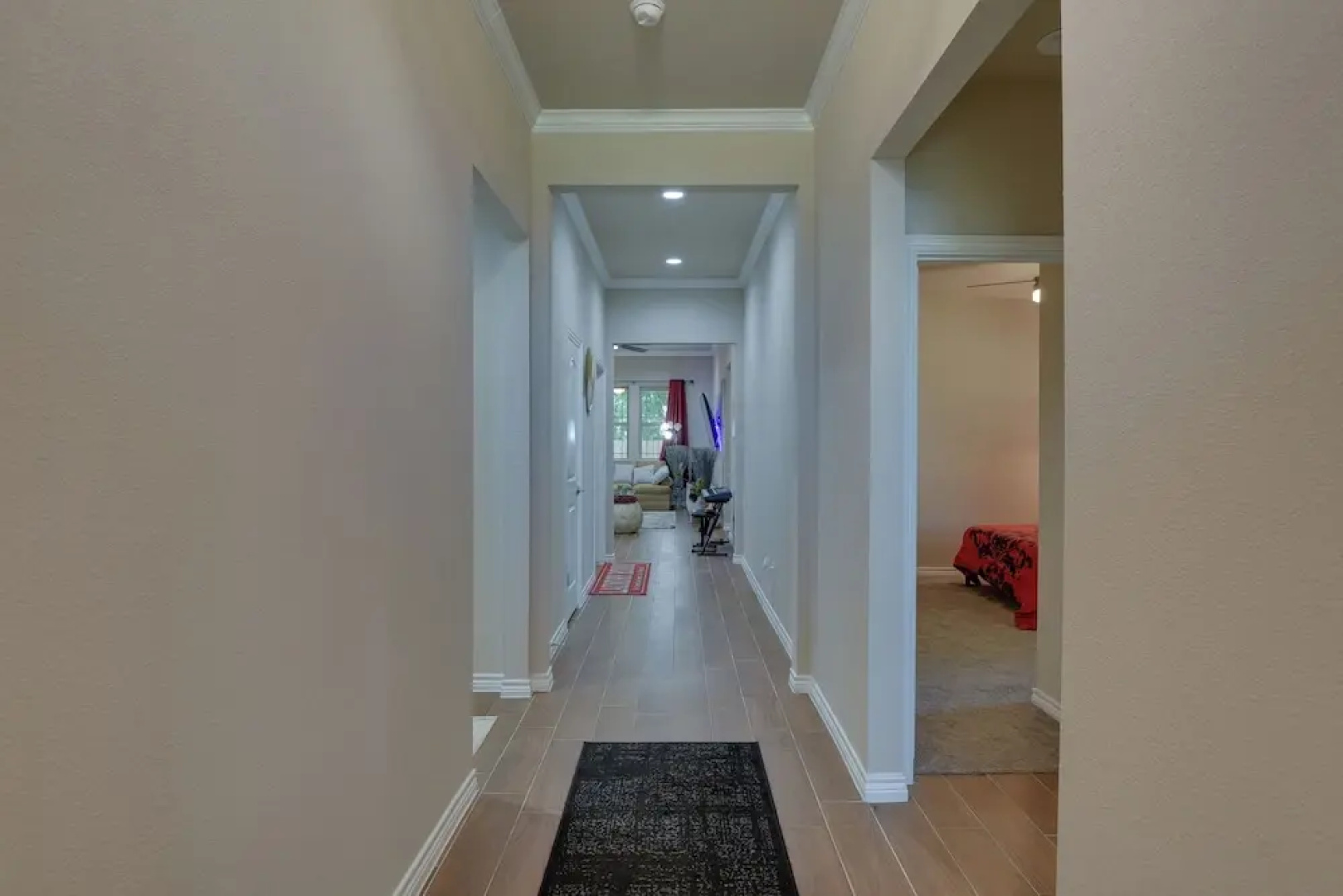 Grand Prairie Gem w/ Yard ~ 5 Mi to At&t Stadium!